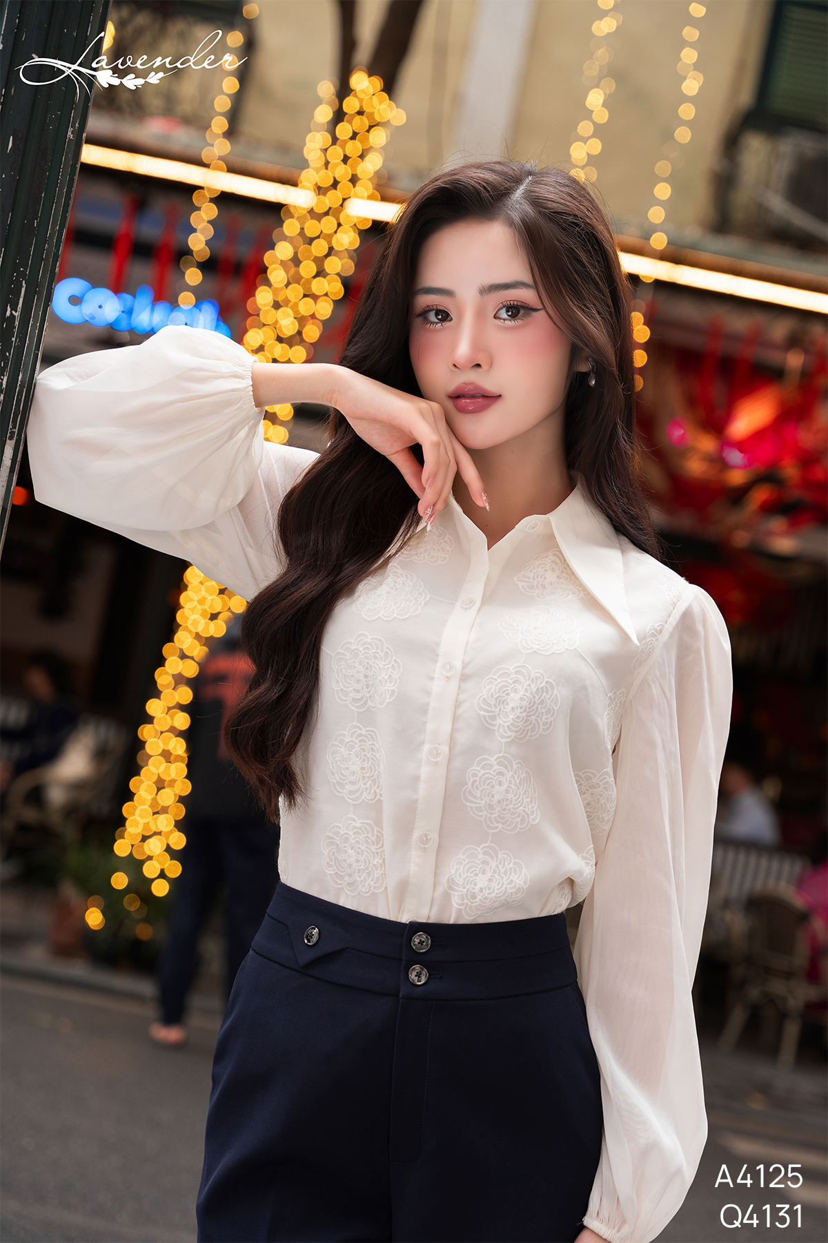 Áo sơ mi tơ kem thêu hoa cổ nhọn A4125_thumbnail_3