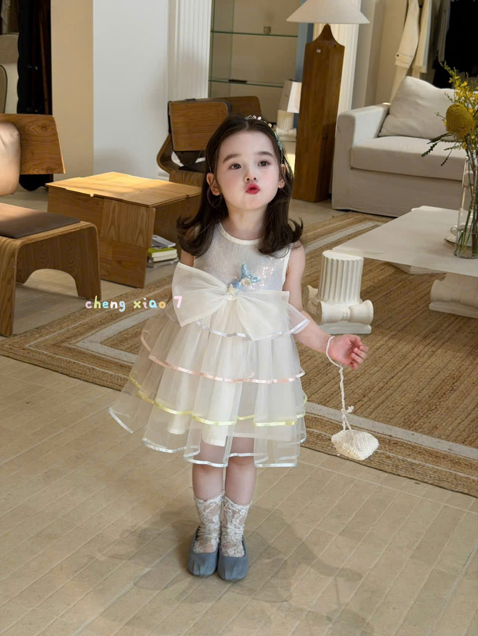 CX62 - Váy voan tầng đính nơ lớn kem hãng CX7