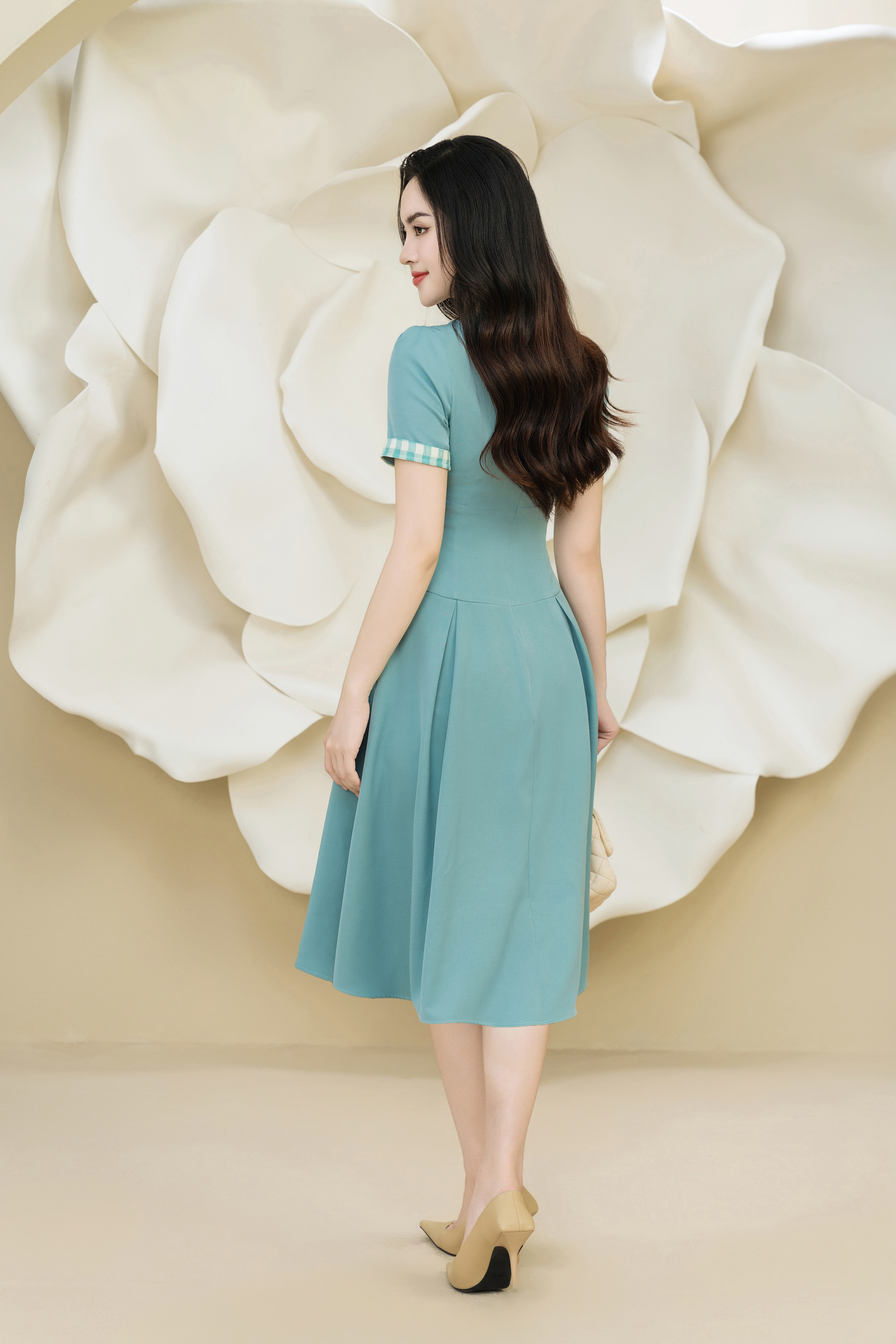 Đầm xoè xanh phối cổ kẻ