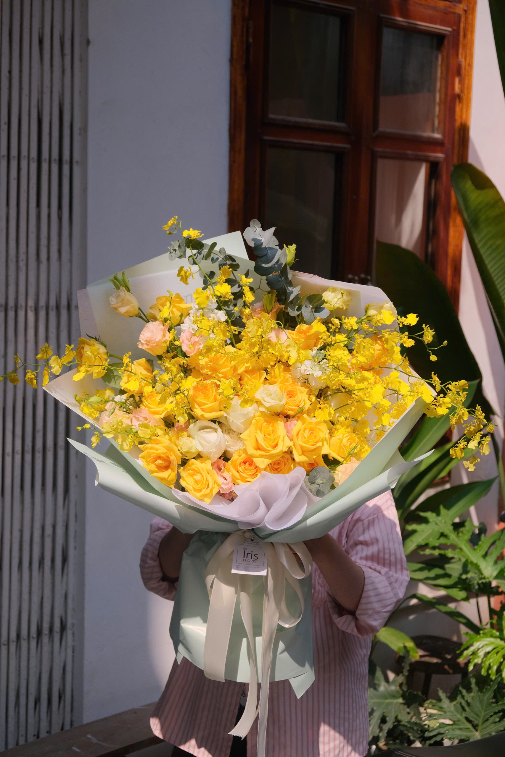 Bó hoa Lan Vũ Nữ mix tone Vàng trắng