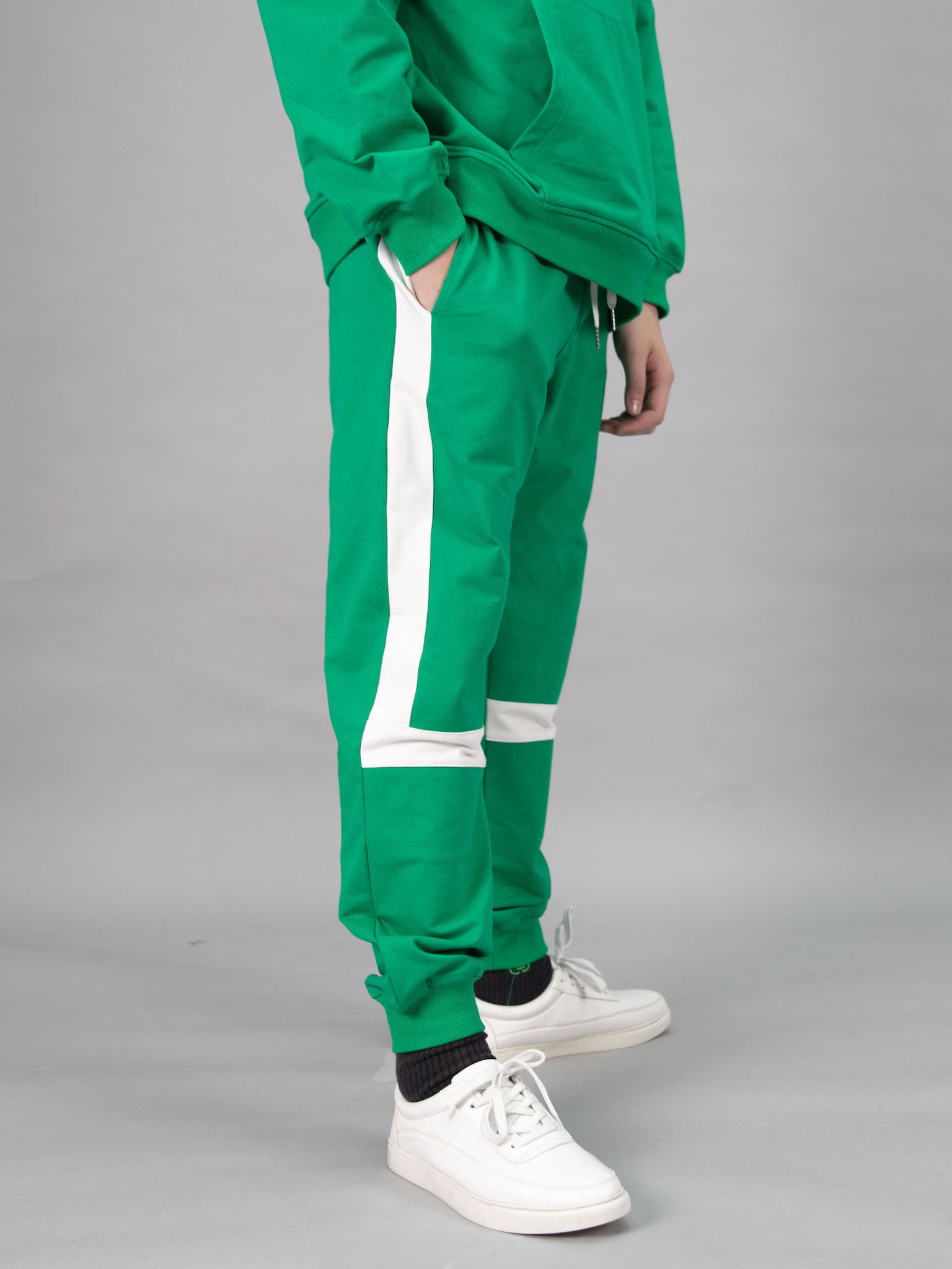 Quần nỉ xanh lá phối trắng_thumbnail_1