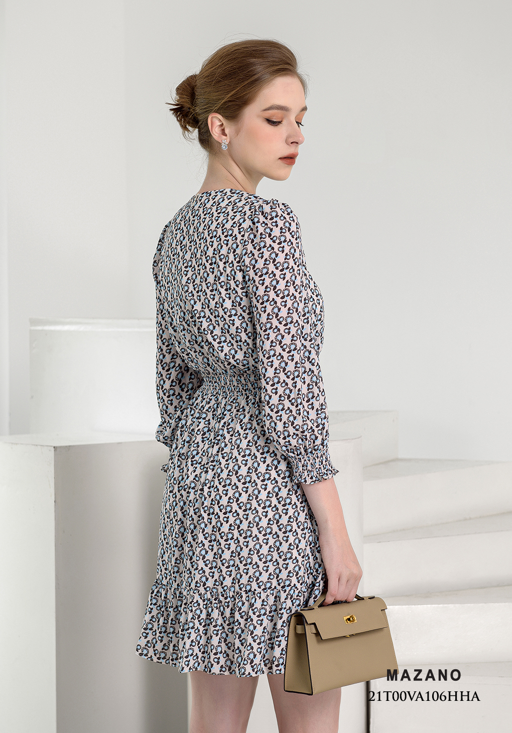 Đầm chun eo họa tiết cổ tim chân bèo