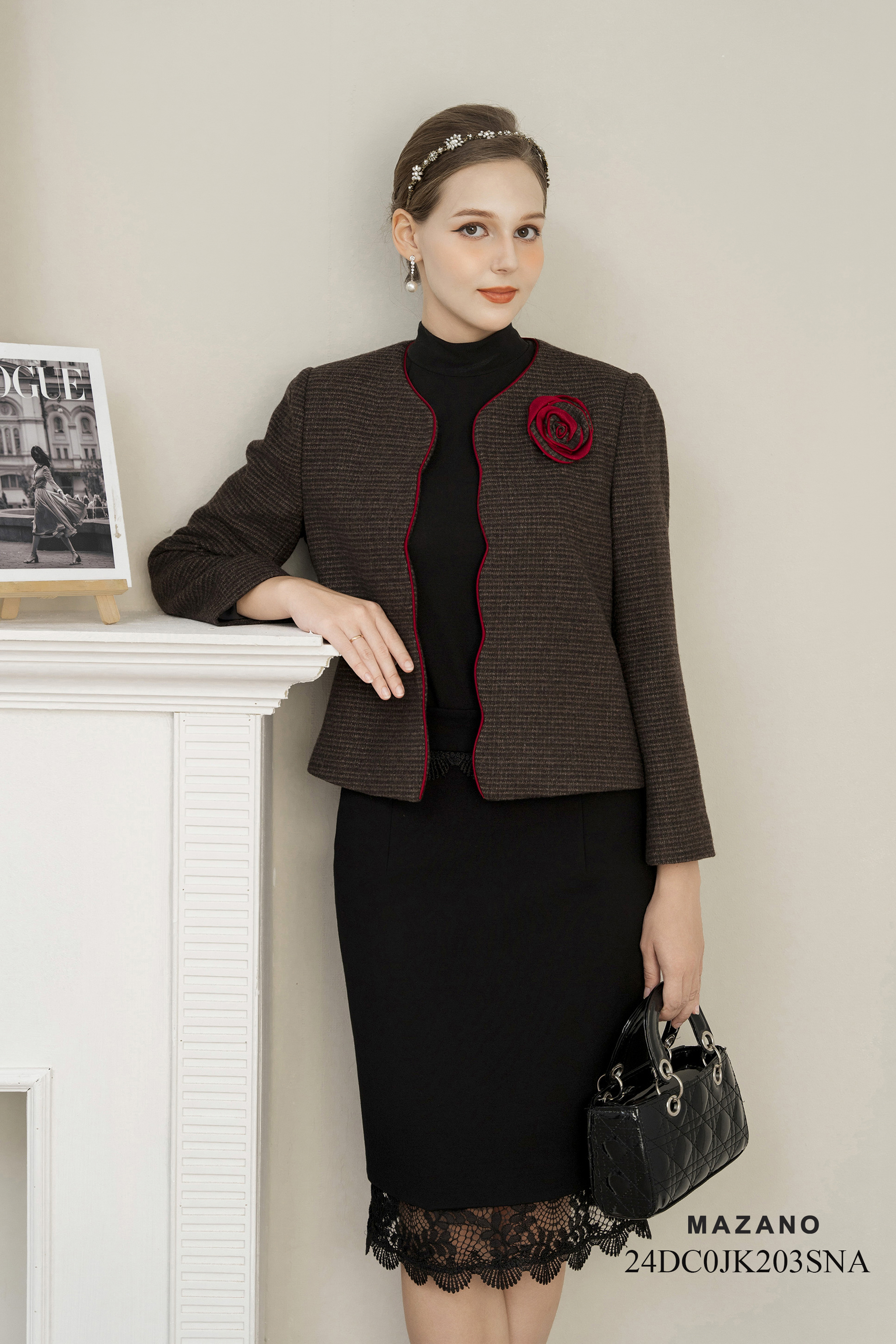 Áo khoác ngắn Vải dạ lông cừu Đính hoa thủ công Cổ trònTay dài Dài qua eo_thumbnail_3