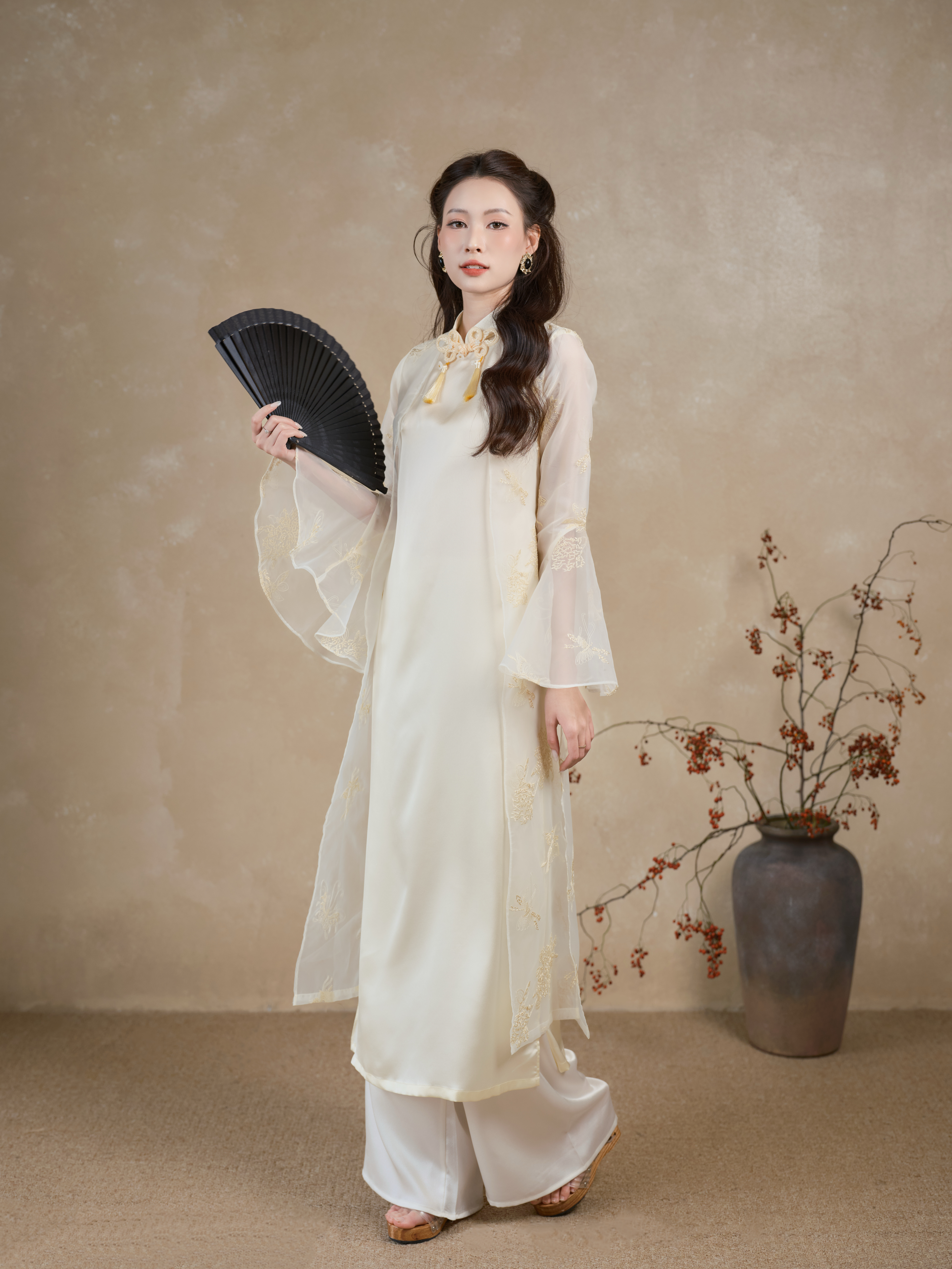 Áo dài Thục Huệ_thumbnail_2