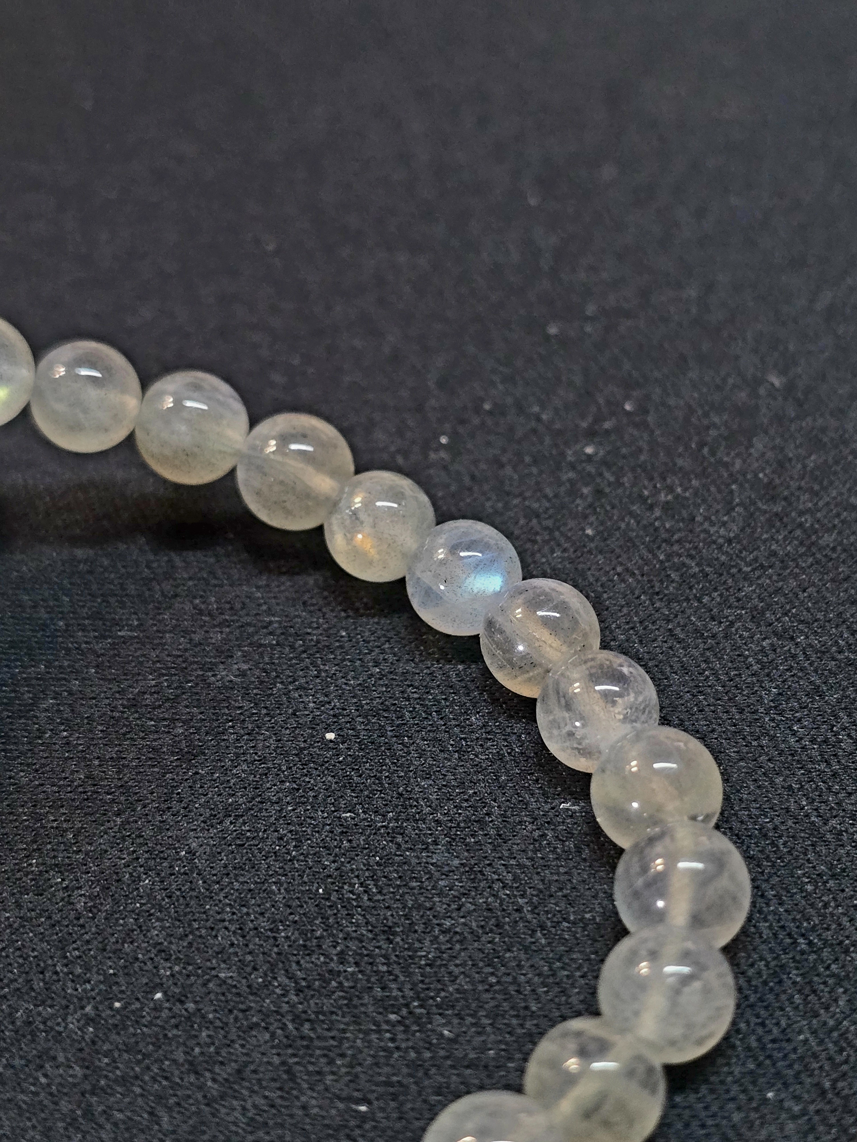 Vòng Tay Đá Xà Cừ Hắc Nguyệt Quang Labradorite Thể Xám_thumbnail_2