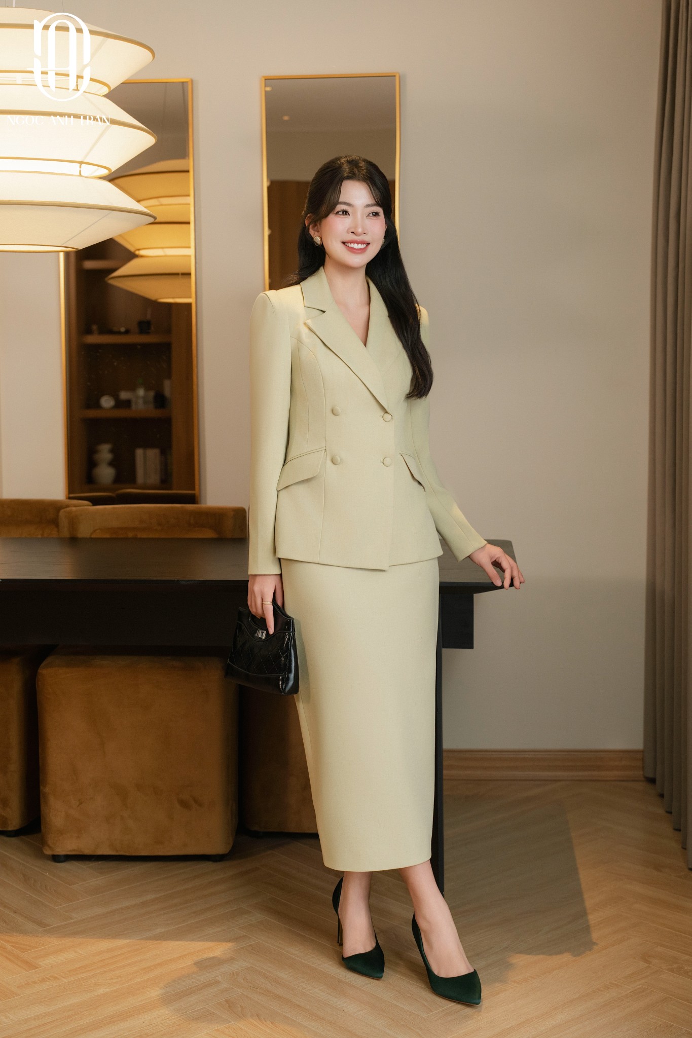 V067 - Set áo vest xanh bơ nhạt phối chân váy