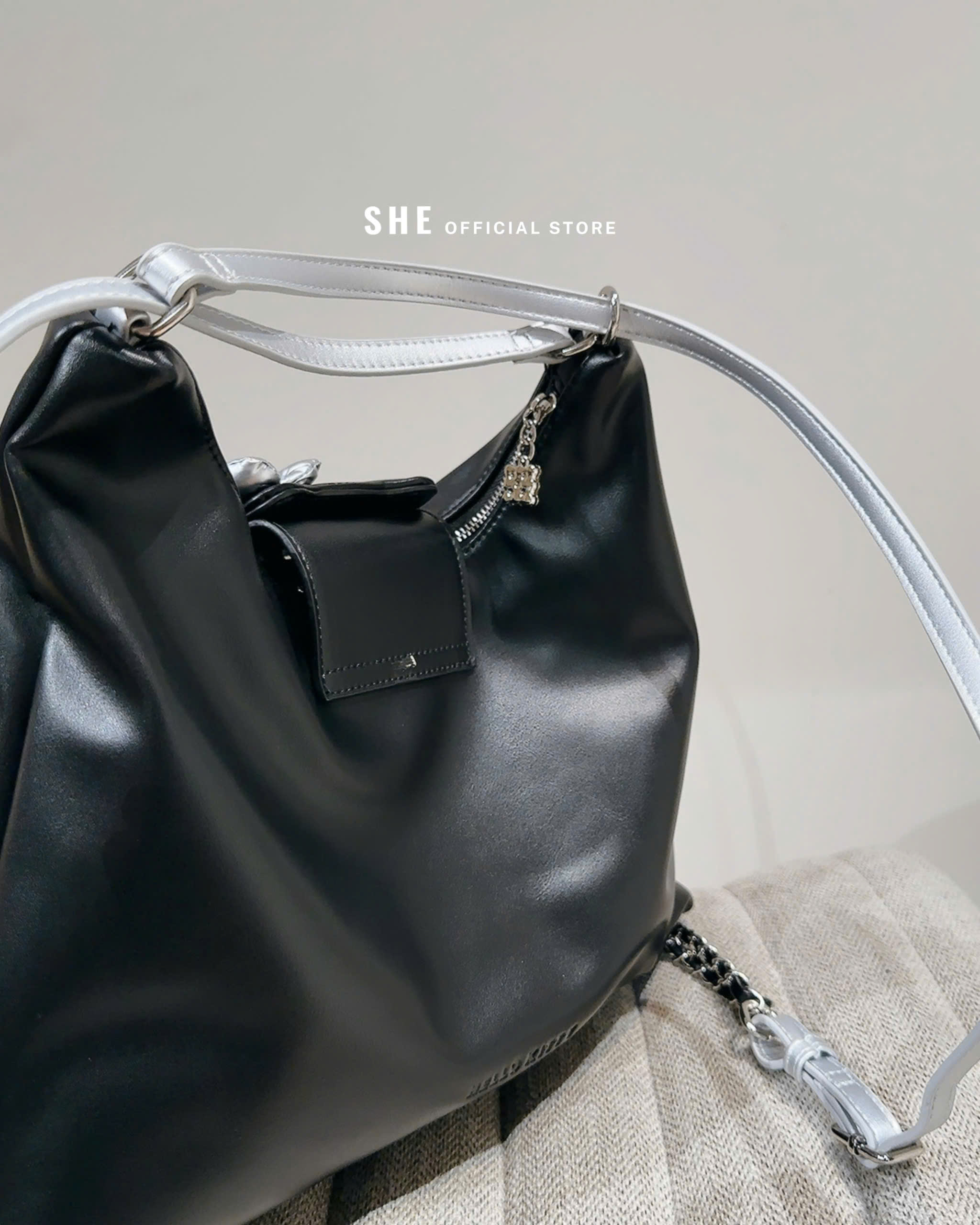 G224 TÚI KITTY ĐEN_thumbnail_8