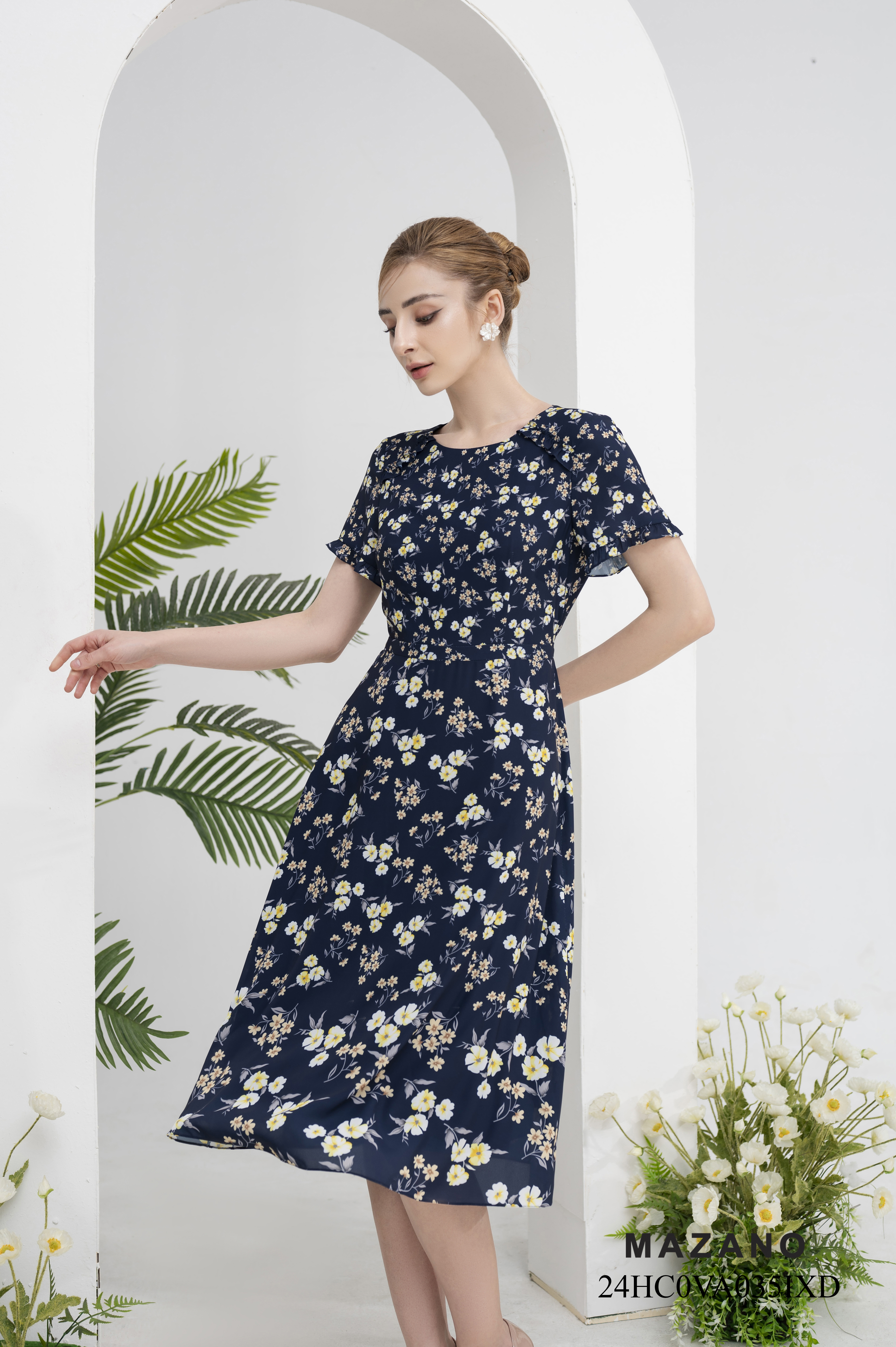 Đầm ôm chân rủ tiệc họa tiết hoa in bố cục_thumbnail_2