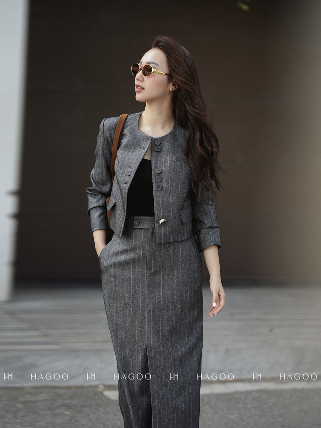 Blazer cổ tròn ngắn hai nắp túi