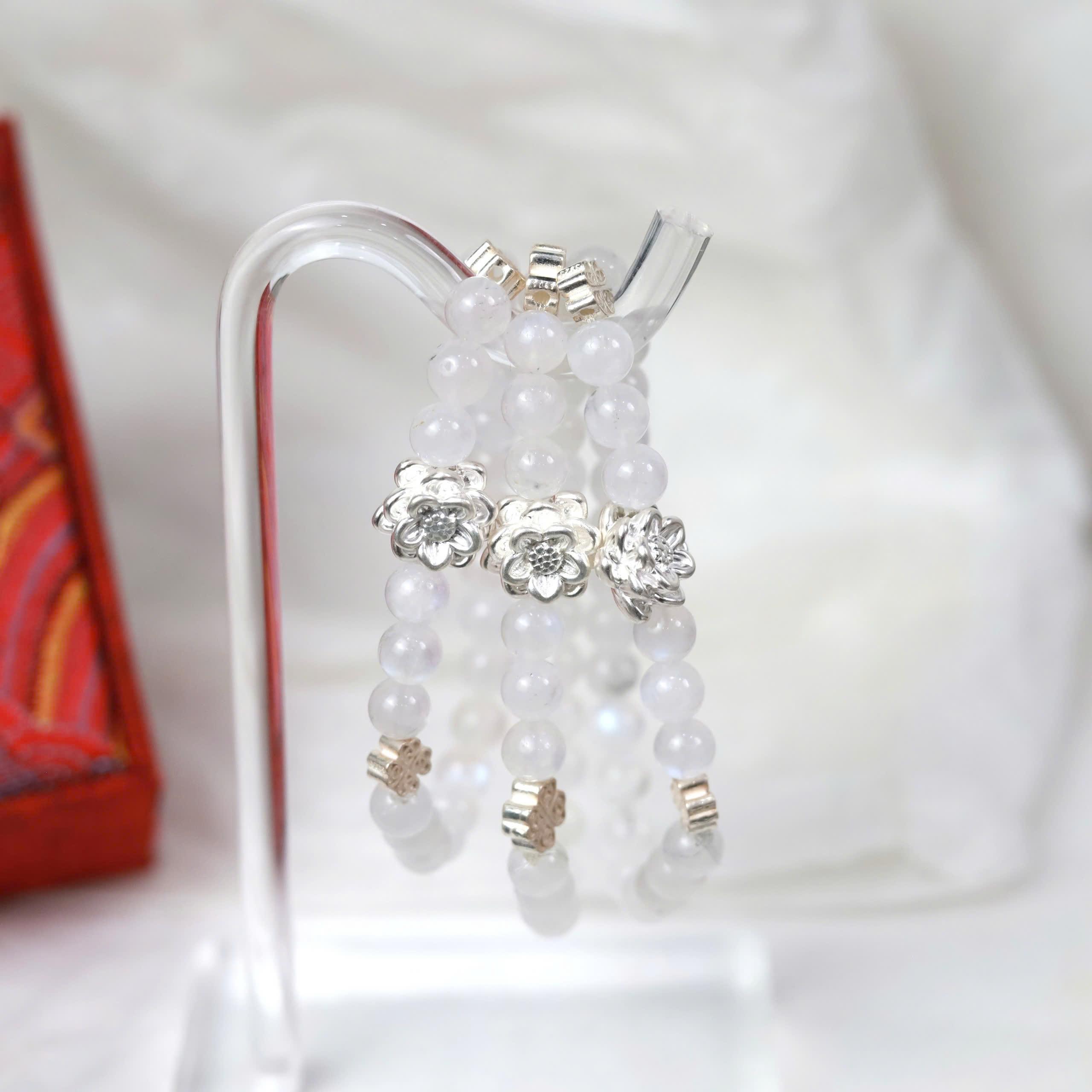 Vòng tay đá mặt trăng mix charm sen bạc_thumbnail_3