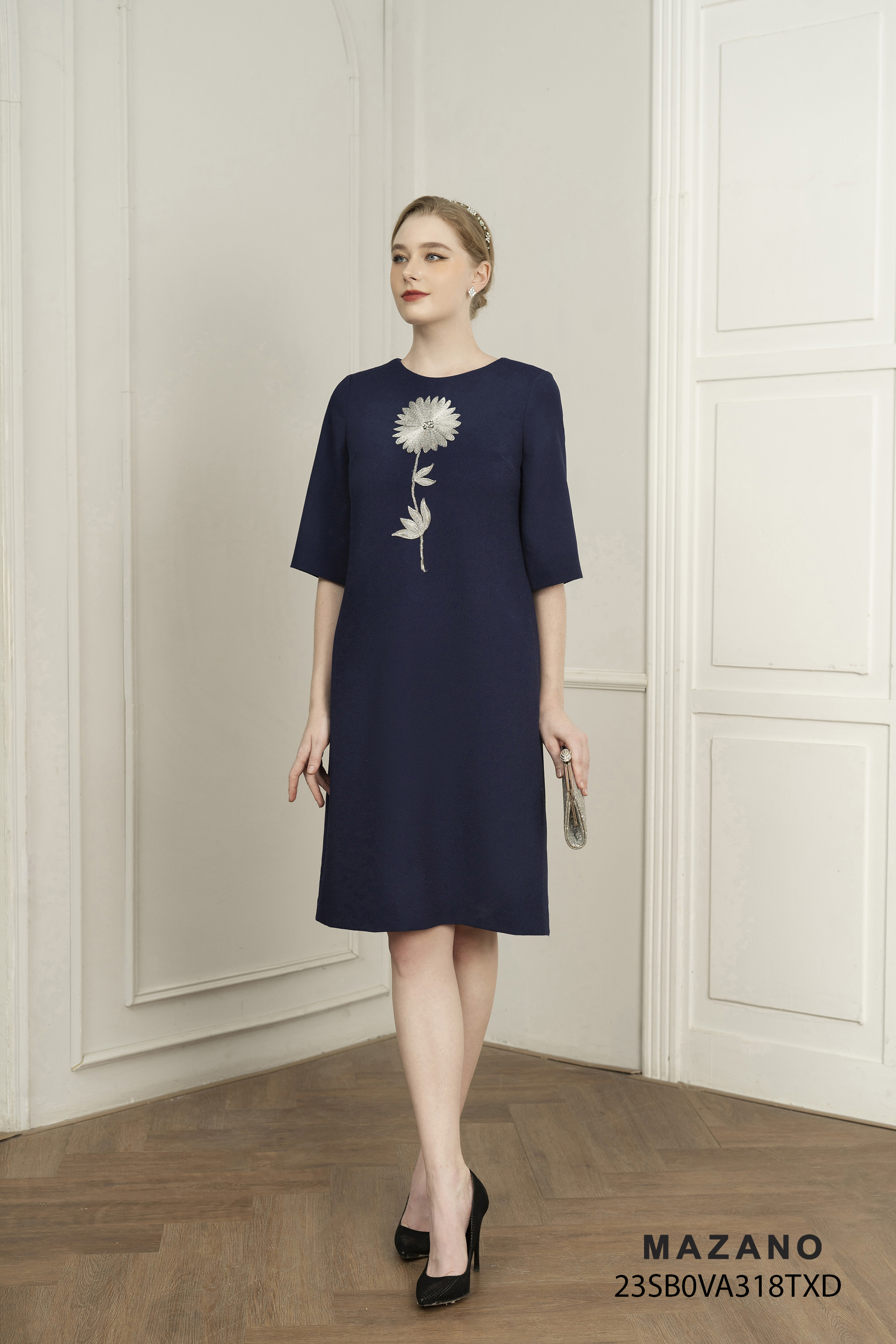 Váy Đầm suông Vải Thô dày Thêu trang trí Cổ tròn Tay lỡ Dài đến qua gối_thumbnail_0