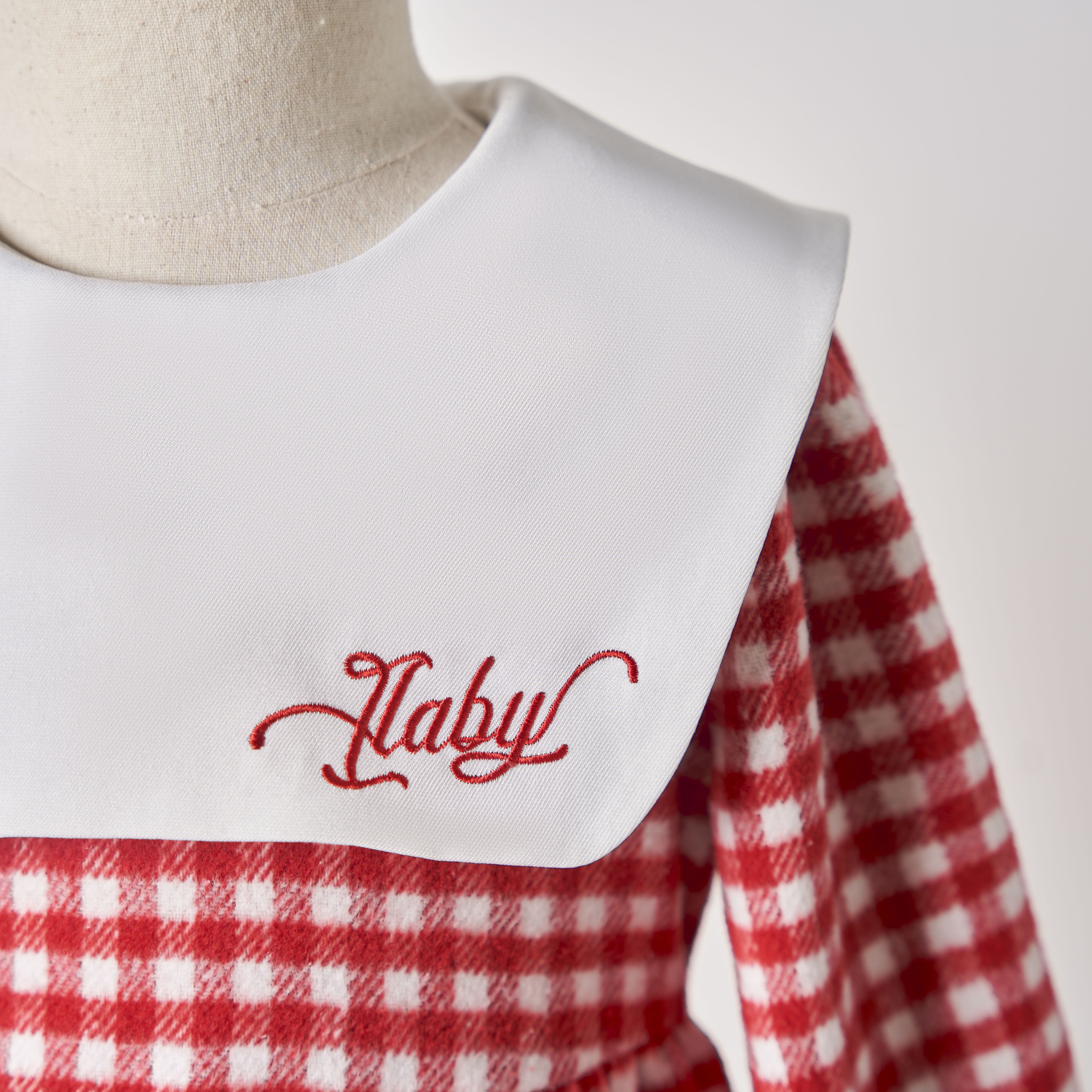 Váy kẻ karo thêu lá cổ_thumbnail_3