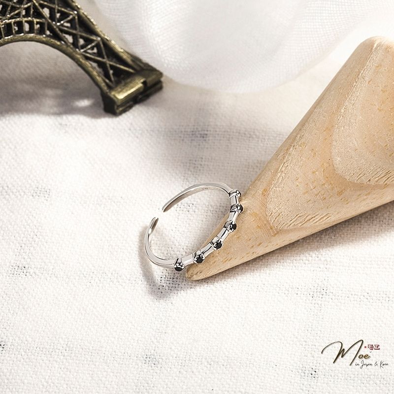 N135 - Nhẫn bi đen so le freesize_thumbnail_2