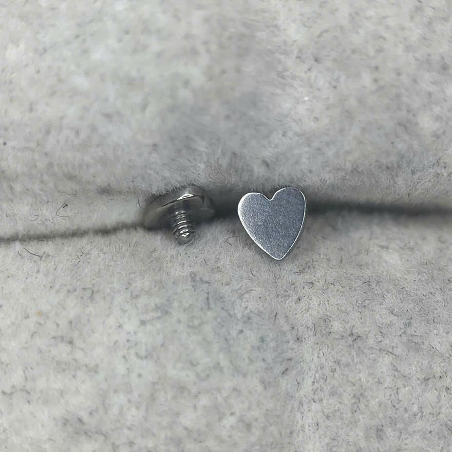 Charm cấy titan trái tim_thumbnail_2