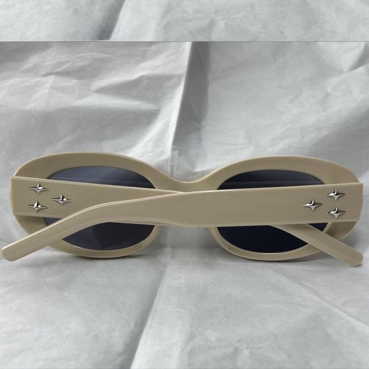 kính mắt gọng nâu trà sữa nhựa tròng xanh đen form oval nhỏ ba ngôi sao bốn cánh._thumbnail_1