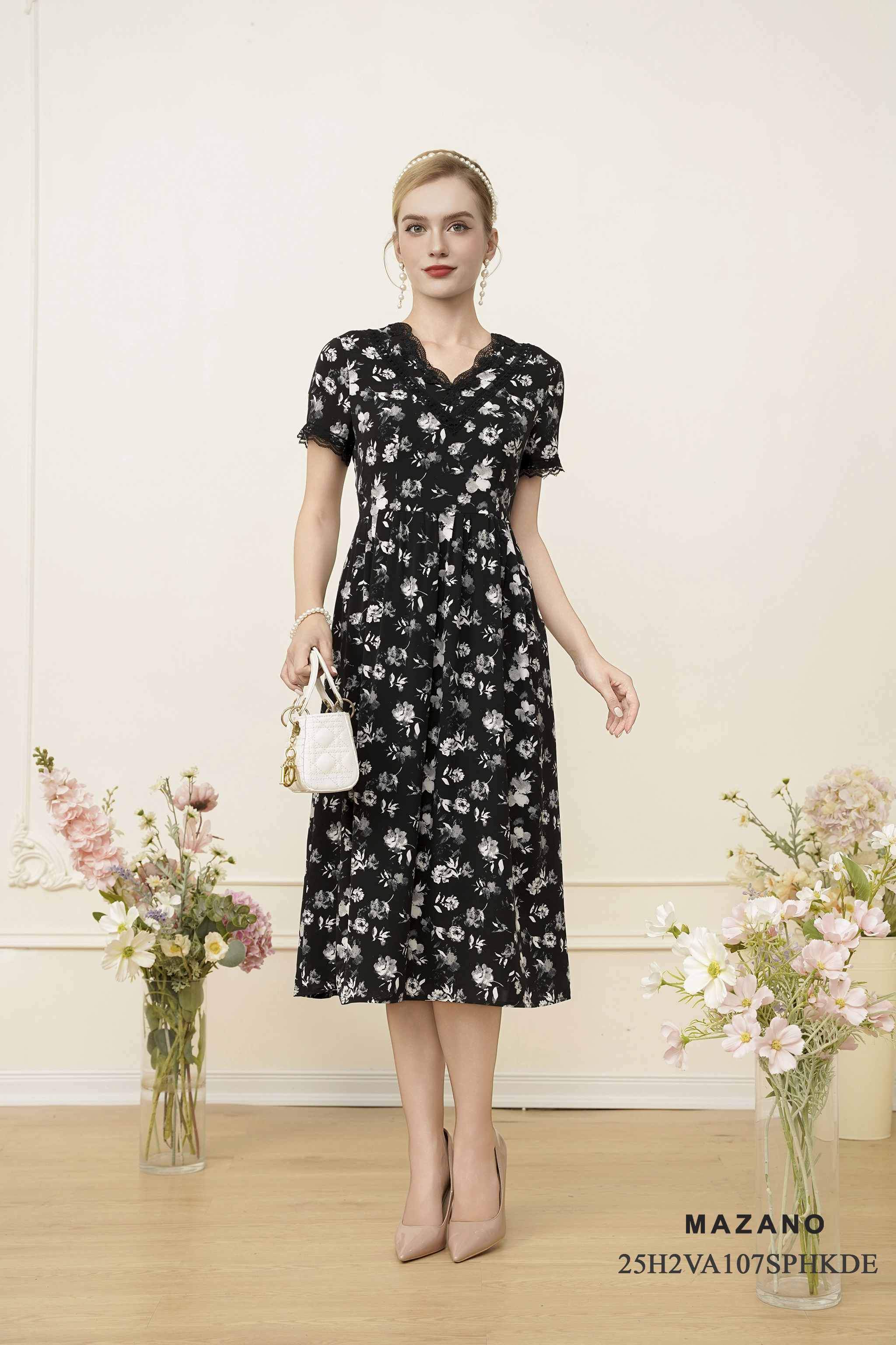 Váy Đầm Ôm Vải thô Hoạ tiết hoa trắng nền đen Cổ V Đính ren Tay ngắn Dài qua bắp chân