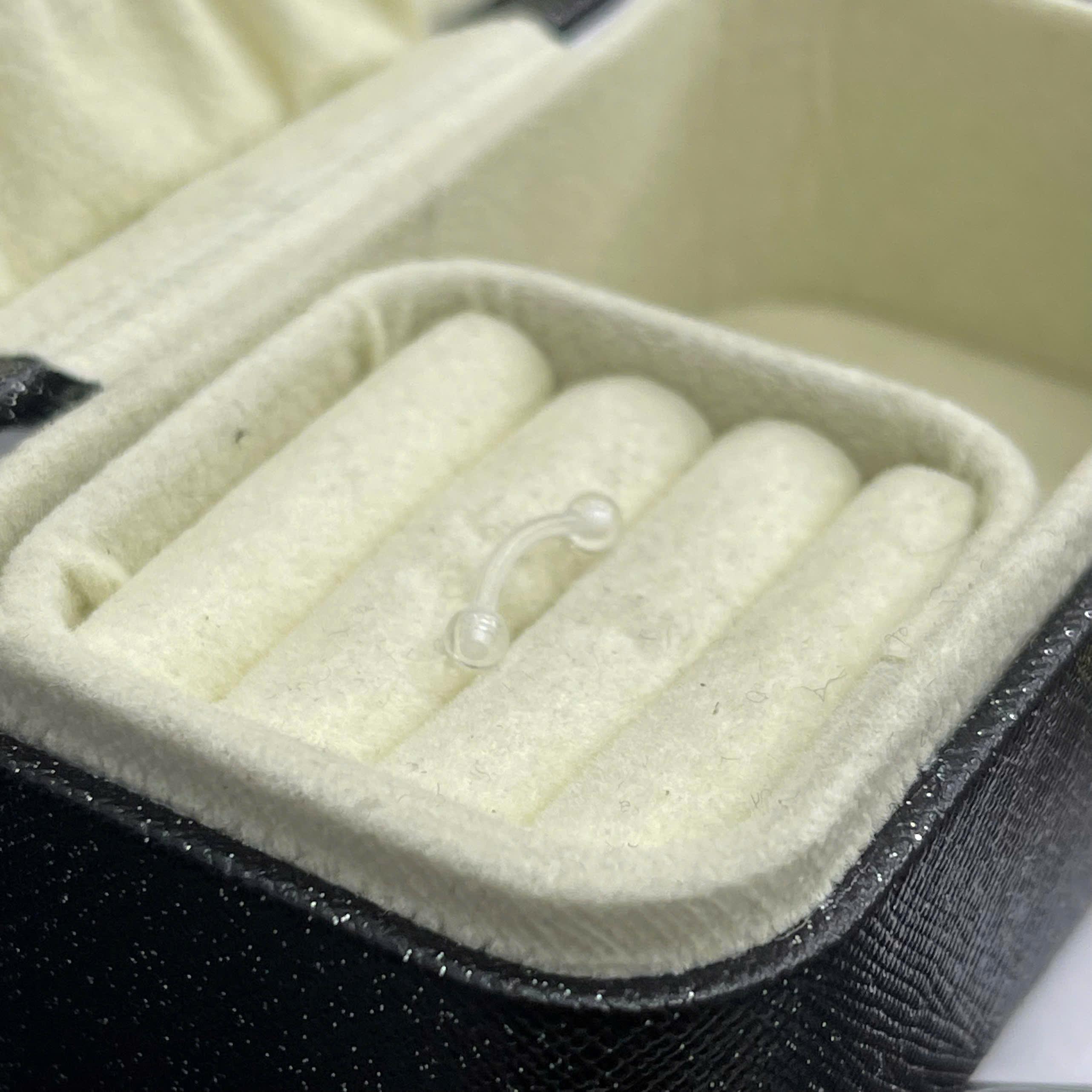 Banana trong suốt.