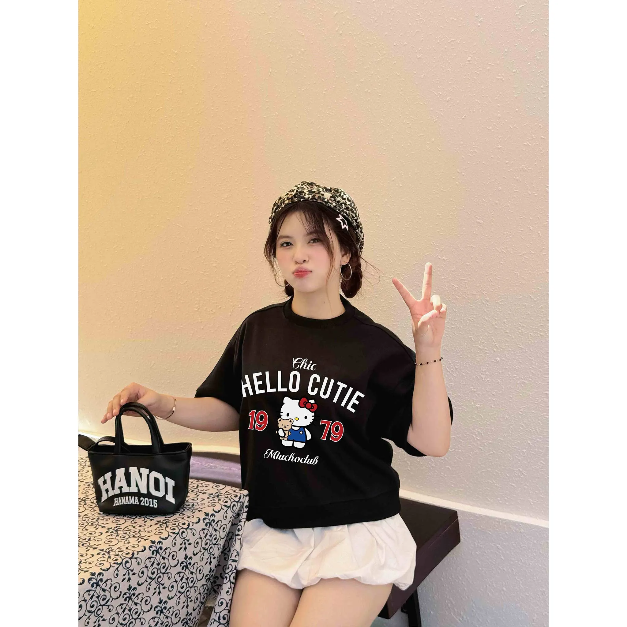 Áo Sweater boxy tay ngắn Miucho nỉ 2 da dày dặn thoáng mát cổ tròn HELLO CUTIE in mix 2686_thumbnail_2