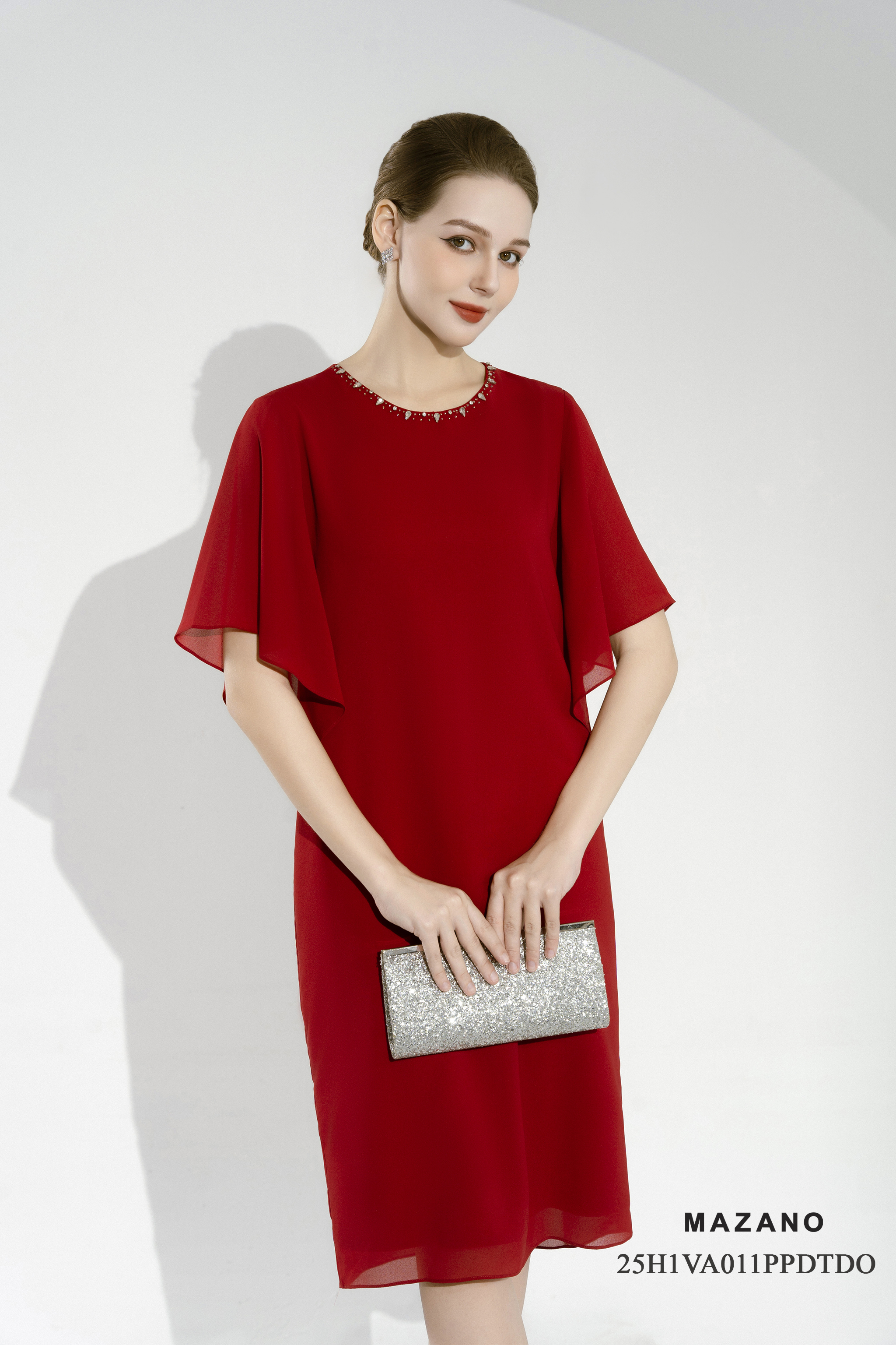 Váy Đầm suông Vải voan Đính trang trí Cổ tròn Tay rủ cách điệu dài váy qua gối - Mã VA011PTDO