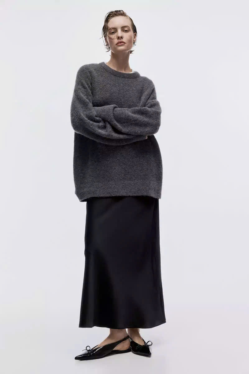 V138 - CHÂN VÁY LỤA ĐEN ZR_thumbnail_3