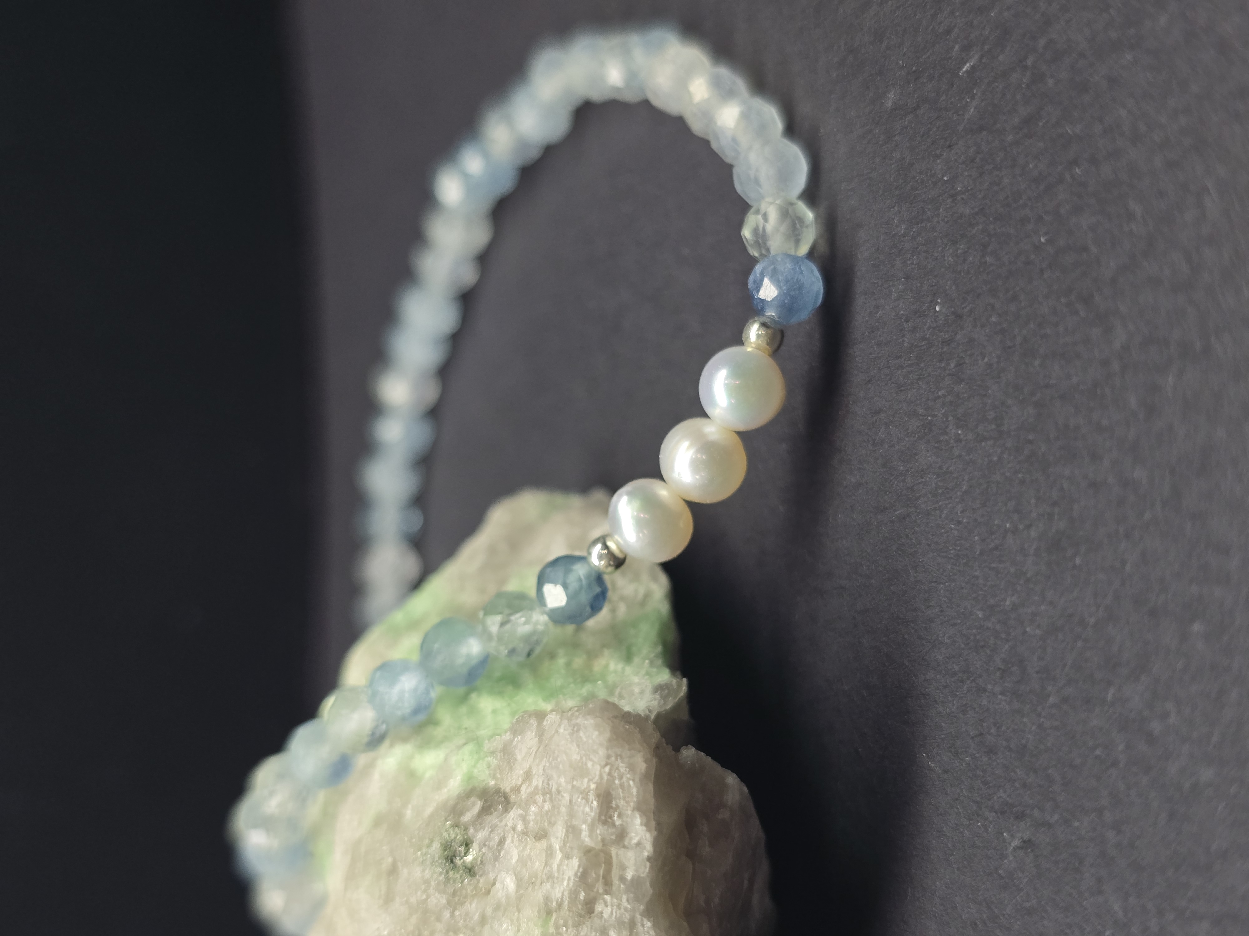 Vòng Tay Đá Aquamarine Dạng Facet Đa Giác Mix Ngọc Trai Và Bi Bạc S925