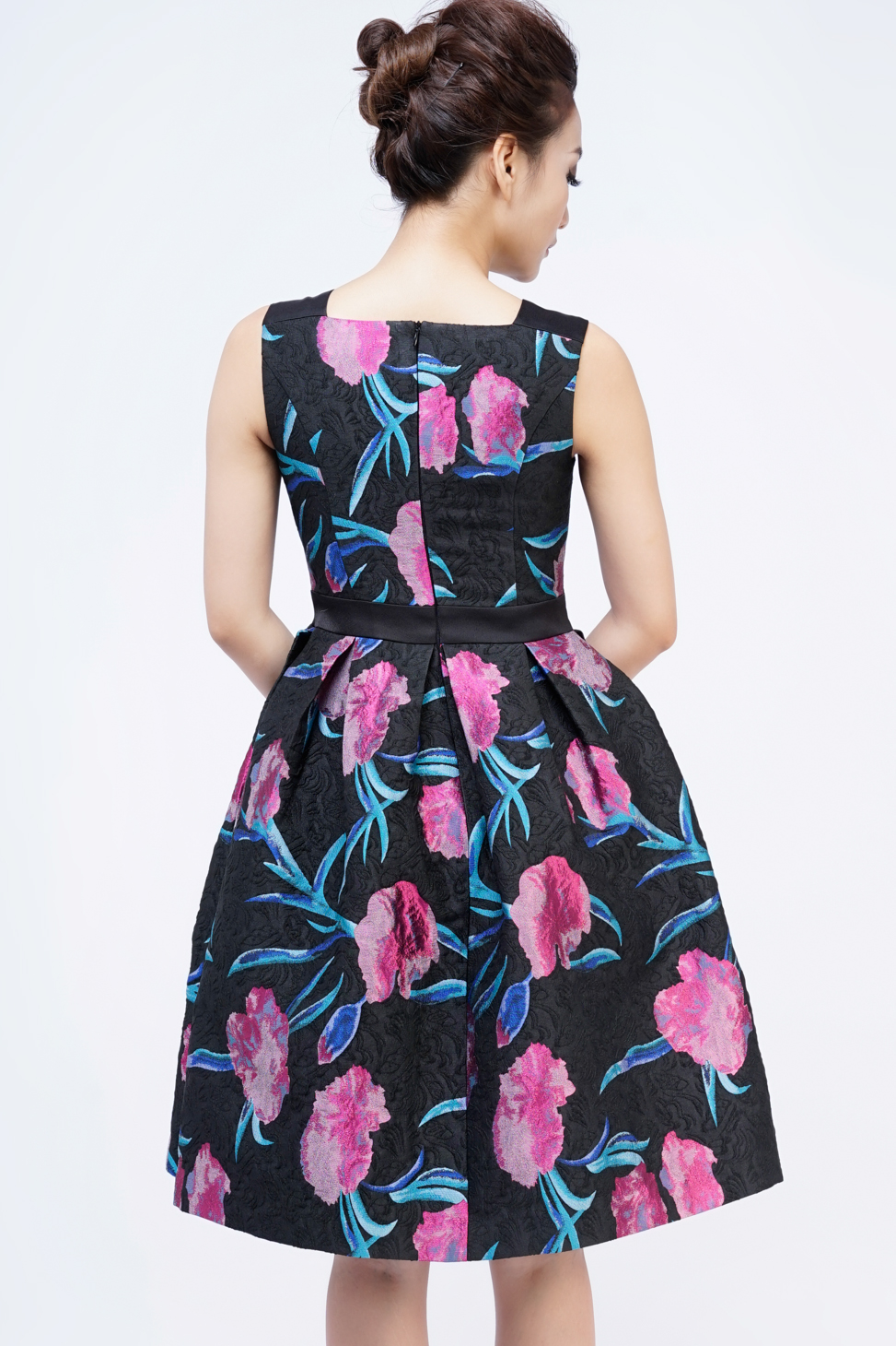 Đầm hoa xòe cổ vuông sát tay_thumbnail_4