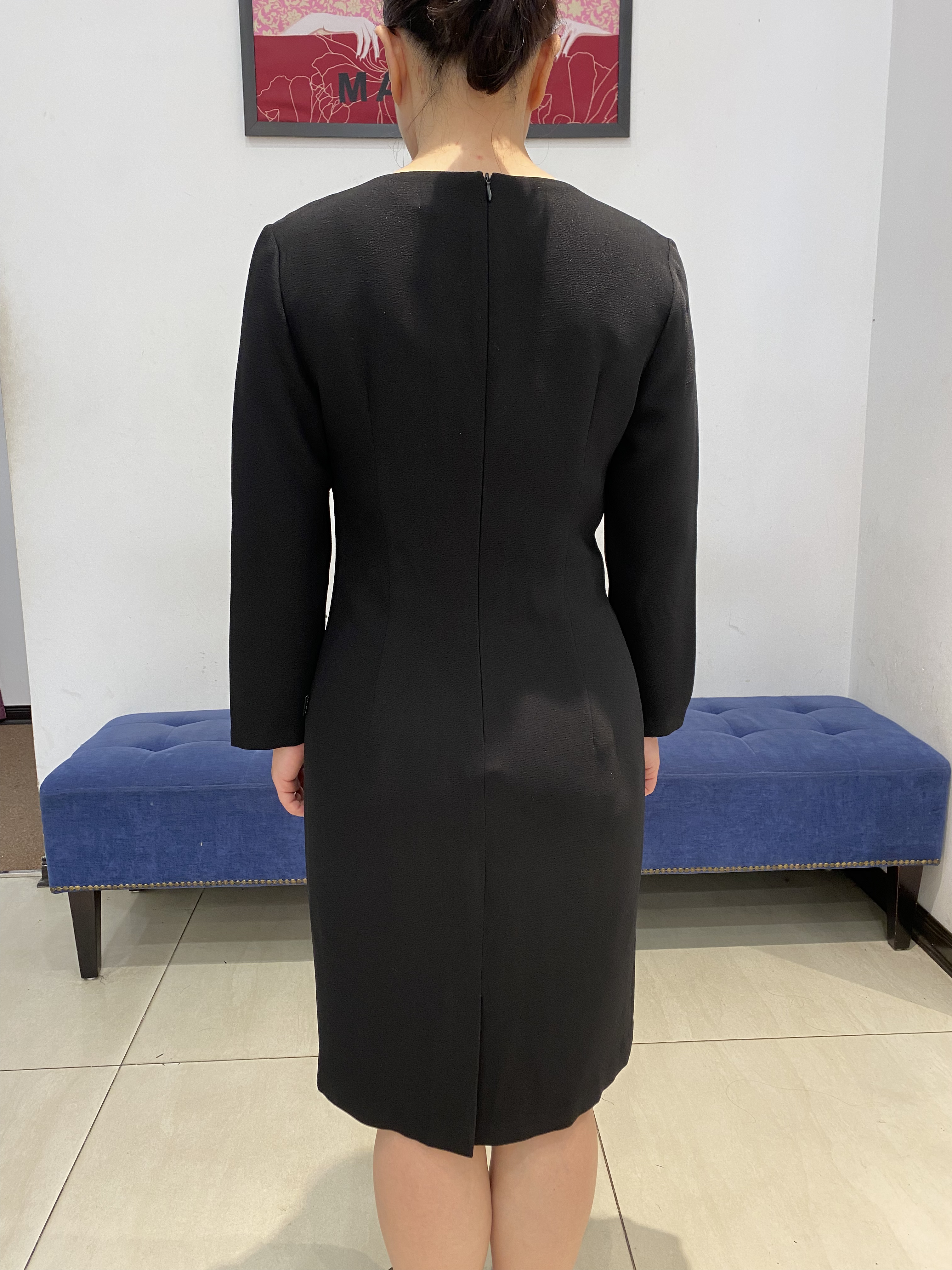 Váy đen đính đá tay lỡ_thumbnail_4