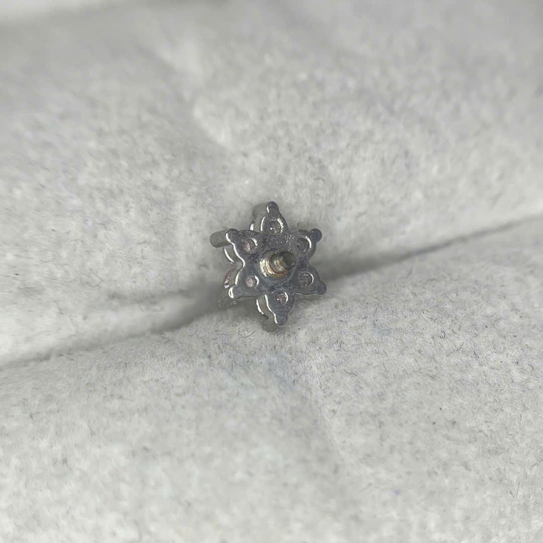 Charm cấy thép hình bông hoa._thumbnail_3