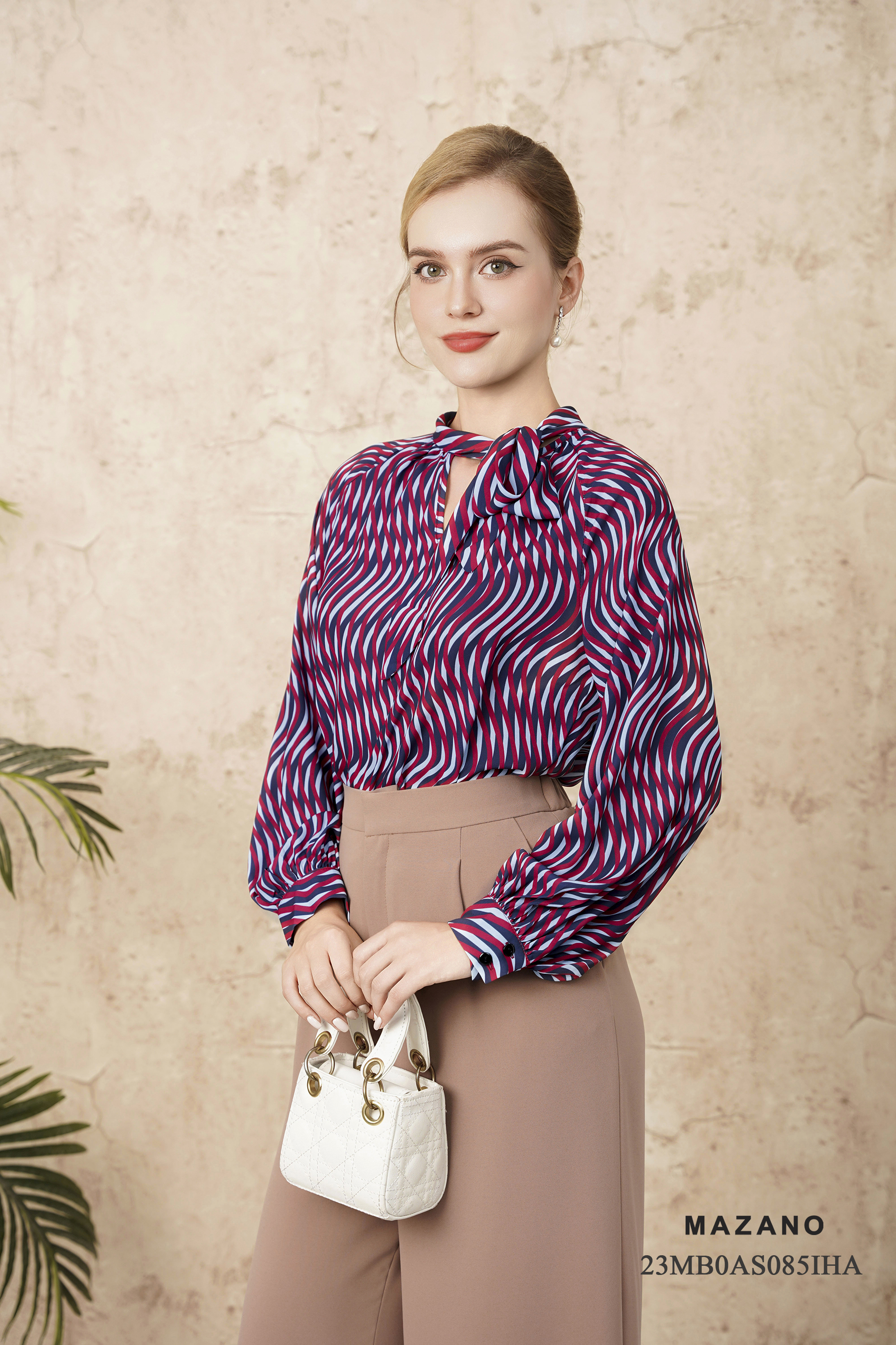 Sơ mi tay bồng cổ nơ lệch