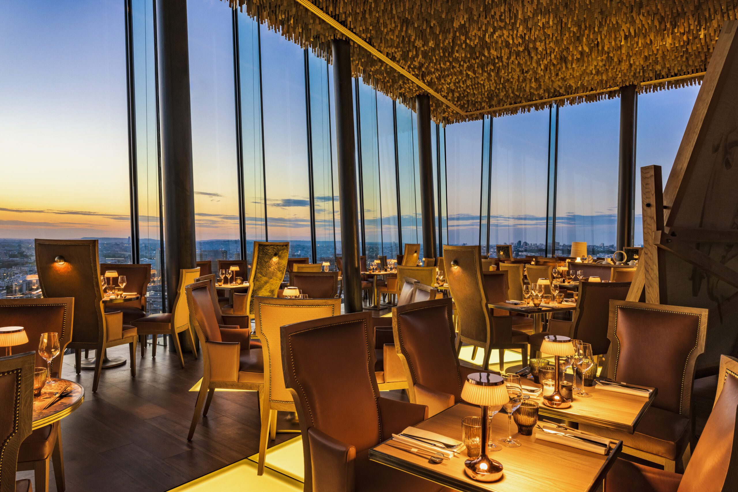 TOO_restaurant_Panoramique_vue_Paris_nuit_v2-scaled-1