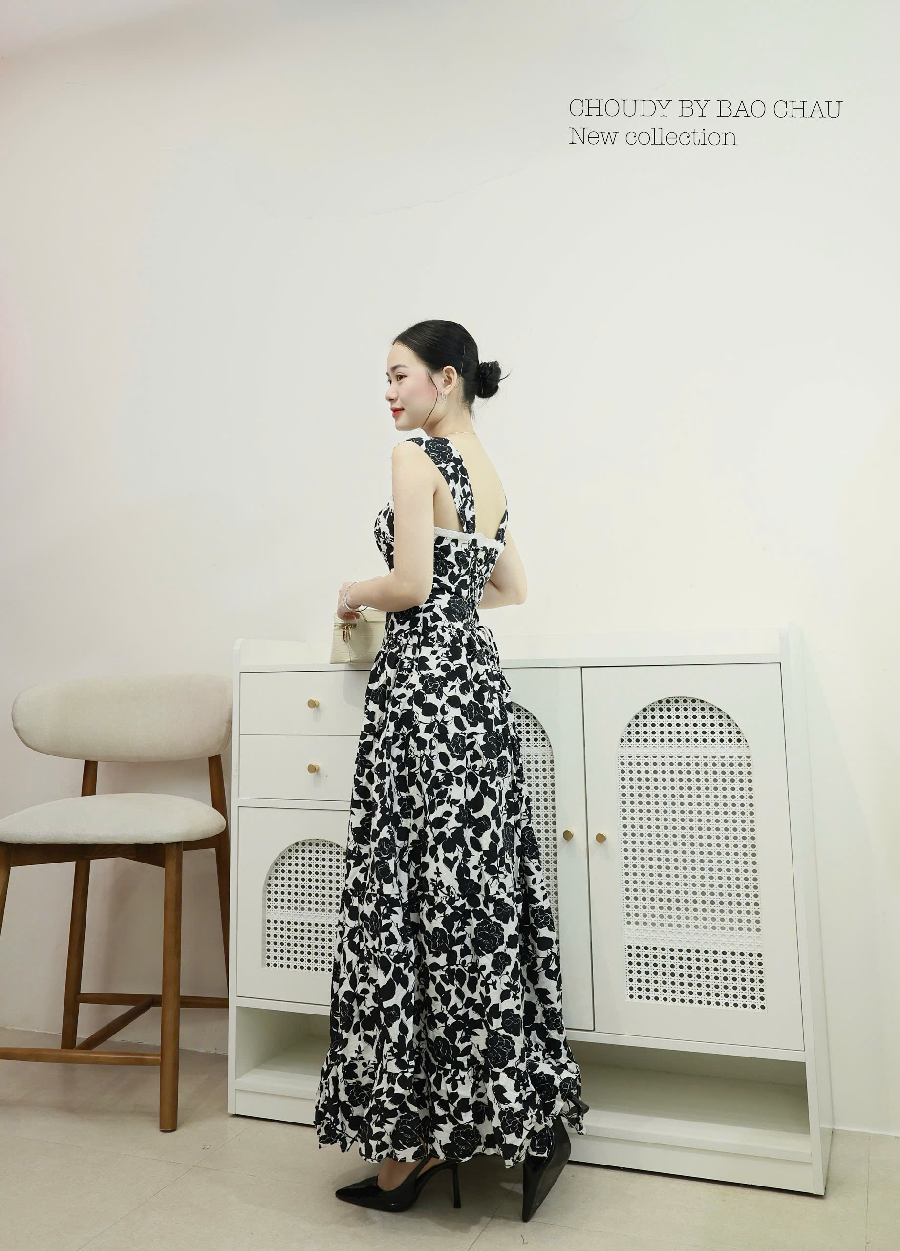 SALE U186 ĐẦM THÊU ĐEN_thumbnail_1