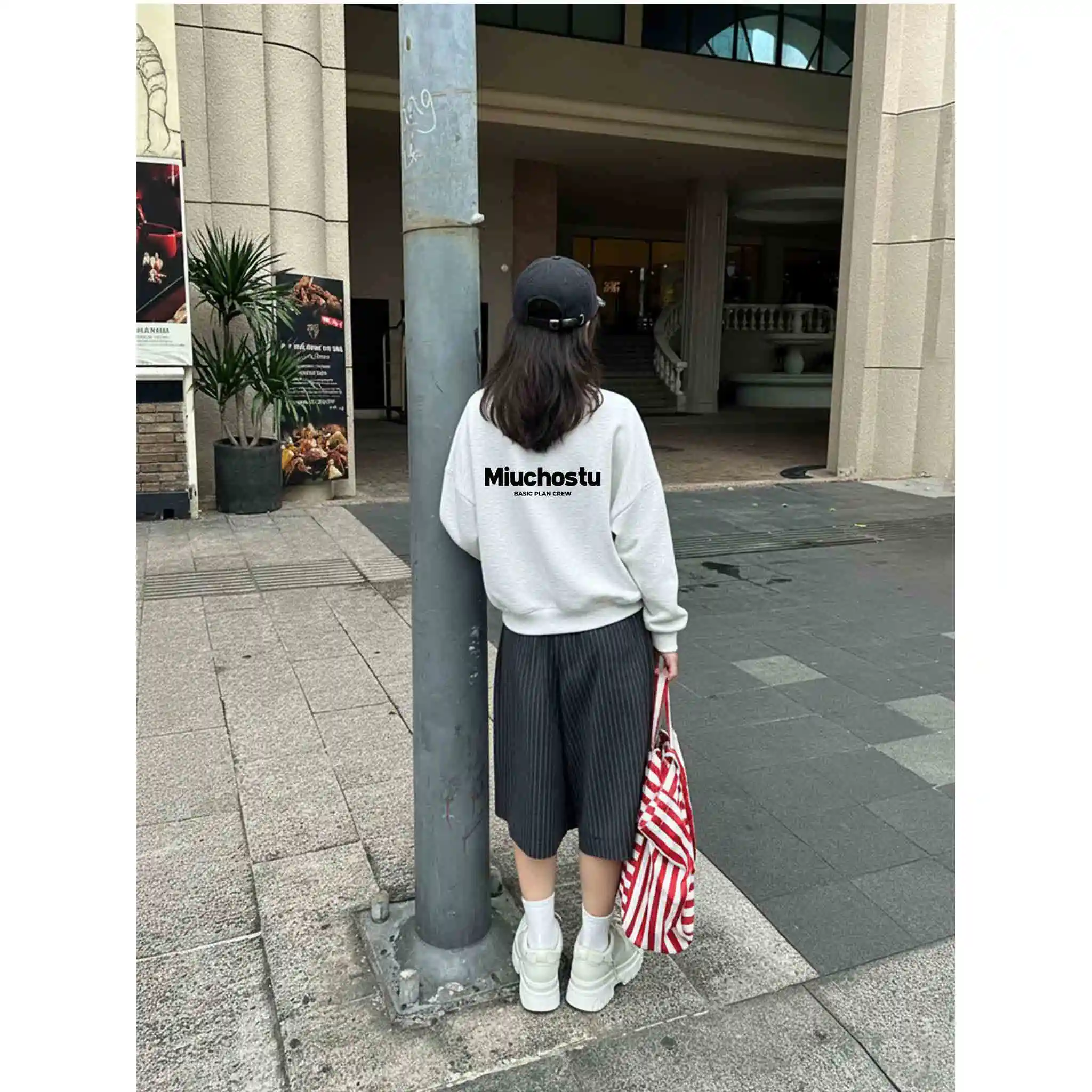 Áo Sweater boxy nam nữ Miucho vải nỉ 2 da thoáng mát mềm mại cổ tròn in basic 2832_thumbnail_8