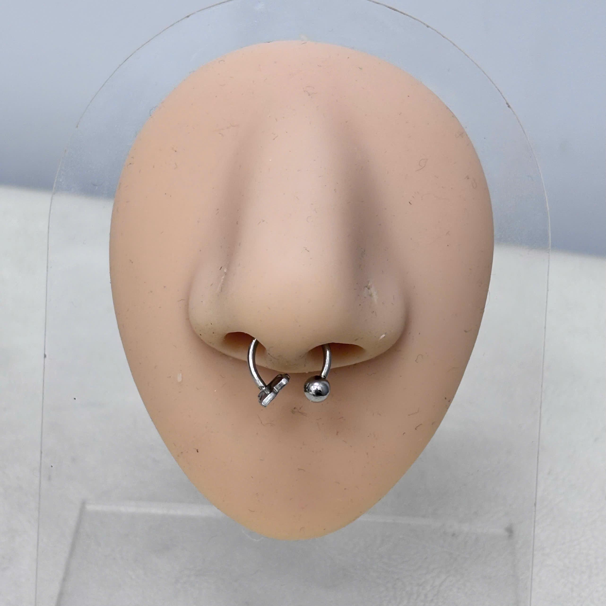 Septum charm con bướm mặt hướng xuống._thumbnail_3
