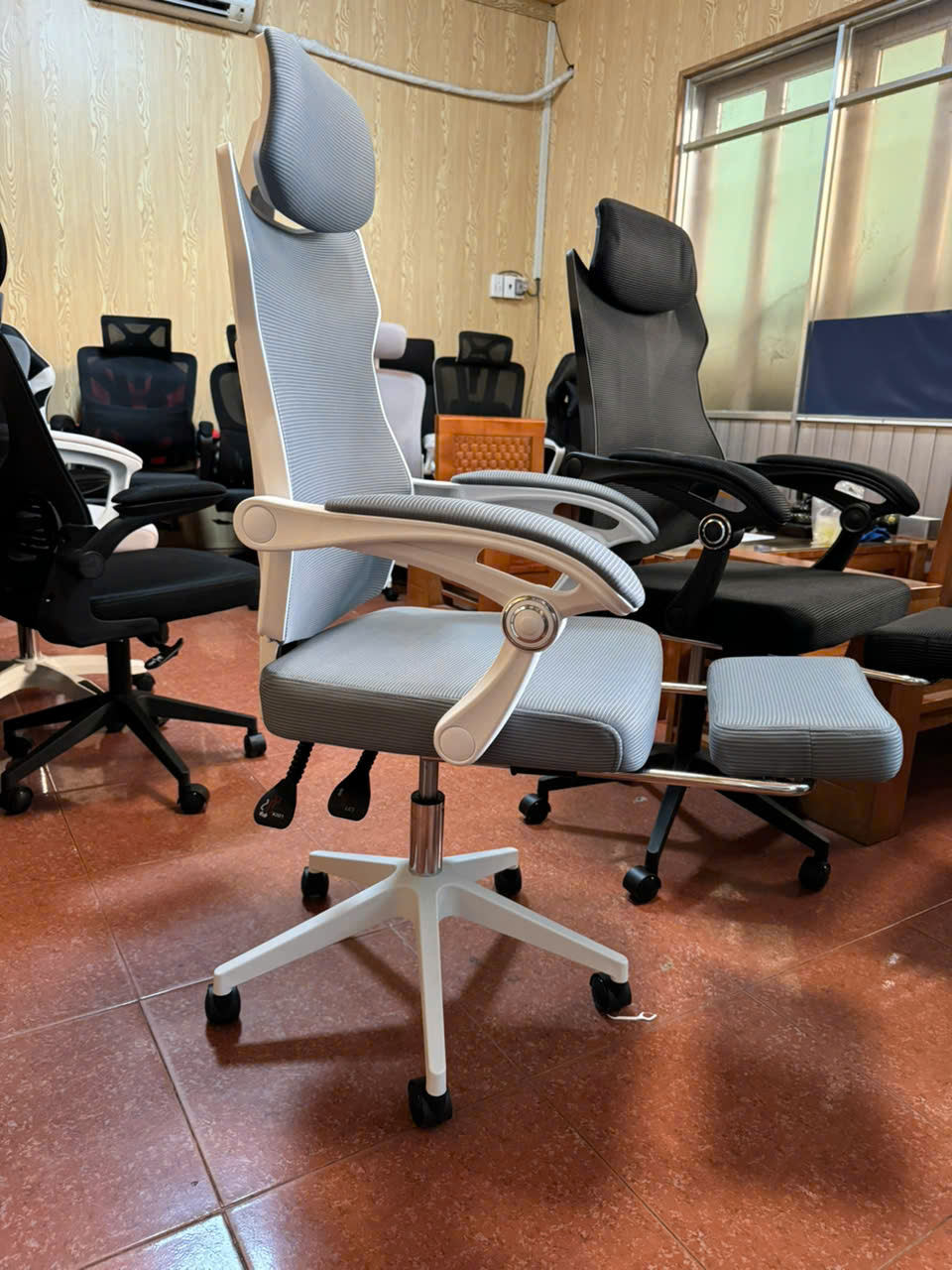 Ghế công thái học LX10_thumbnail_2