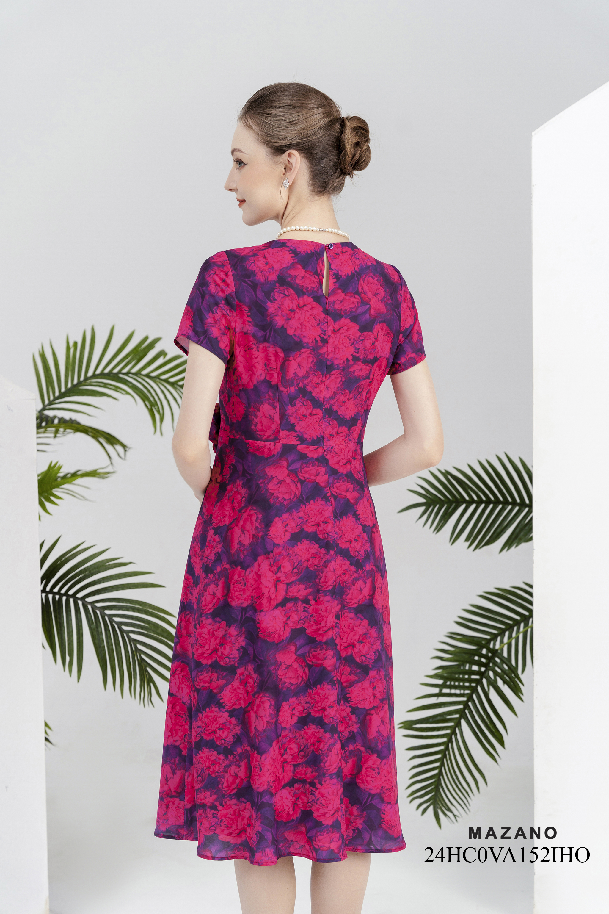 Váy Đầm Ôm Vải chiffon Hoạ tiết hoa cách điệu Đính hoa thủ công Cổ tròn Tay ngắn Dài ngang bắp chân_thumbnail_4