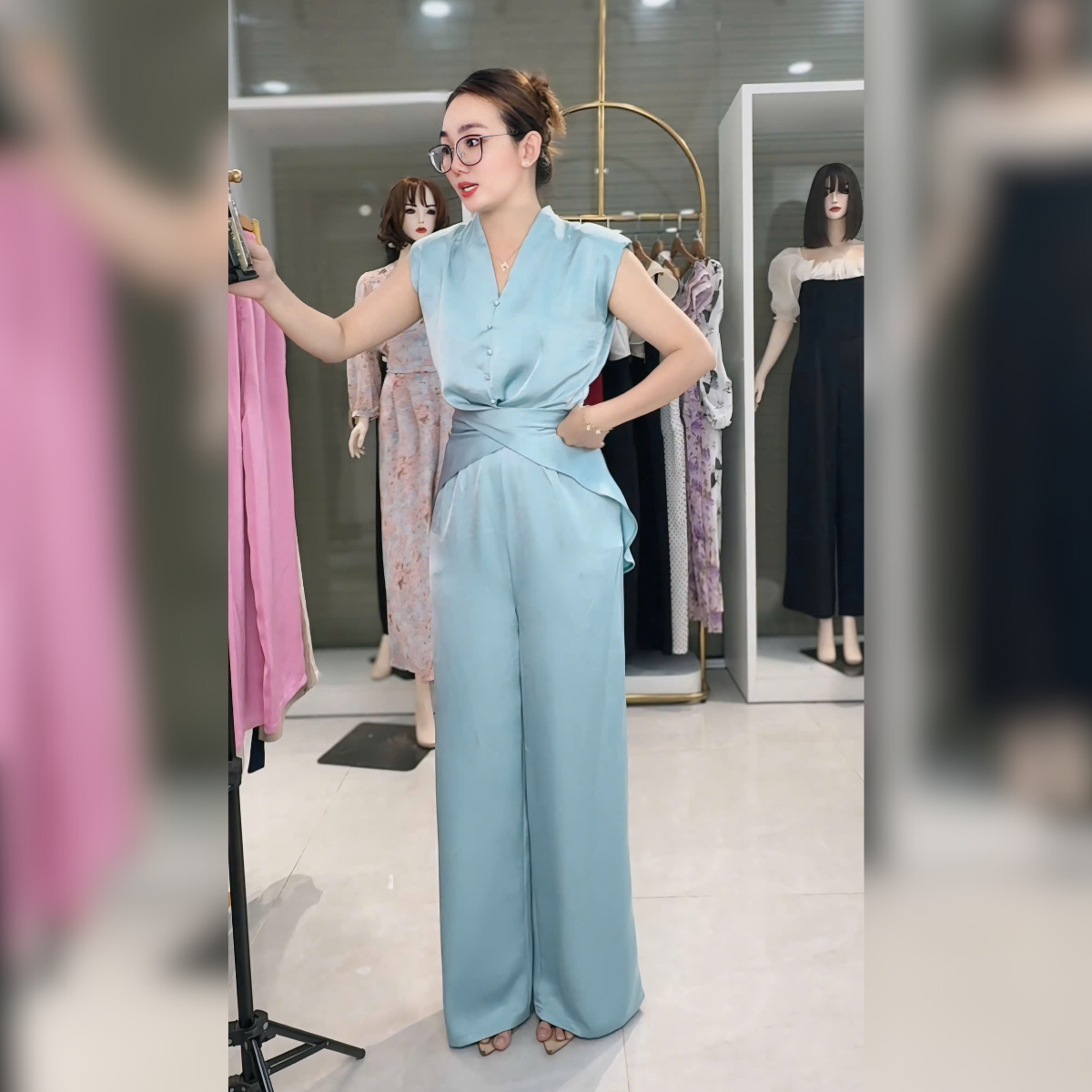 Set bộ quần ống rộng áo sát nách vạt dài cách điệu_thumbnail_4