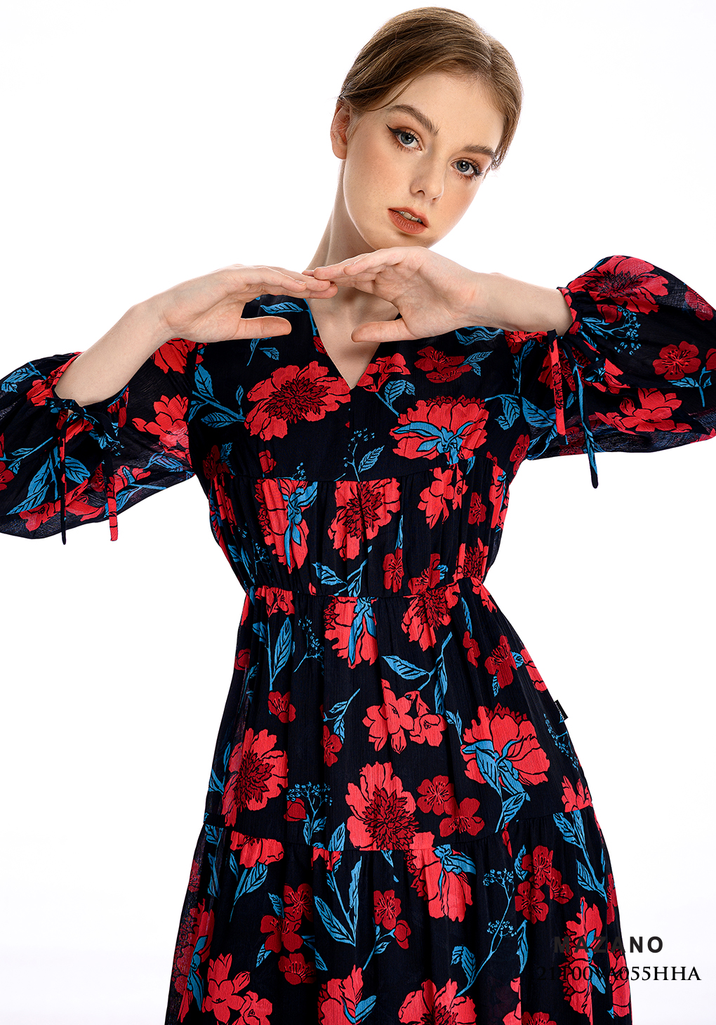 Đầm họa tiết dáng dài chân rủ tay cách điệu_thumbnail_3