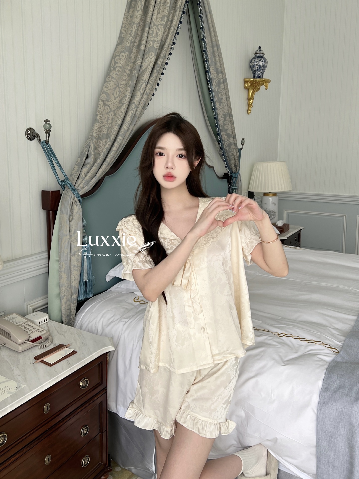 N108C Pijama lụa gấm hoa cổ ren trắng buộc nơ cộc đùi_thumbnail_6