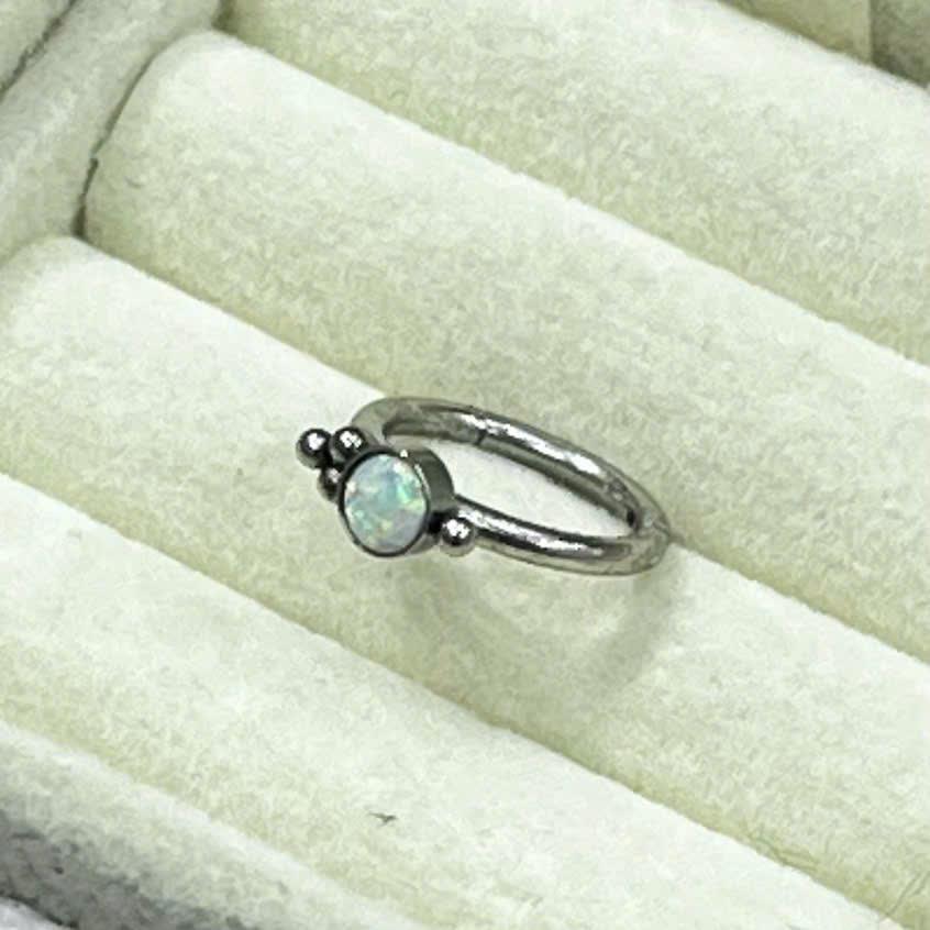 bật khớp kiểu đá opal xanh trắng đính bi sắt nhỏ tam giác 8mm_thumbnail_3