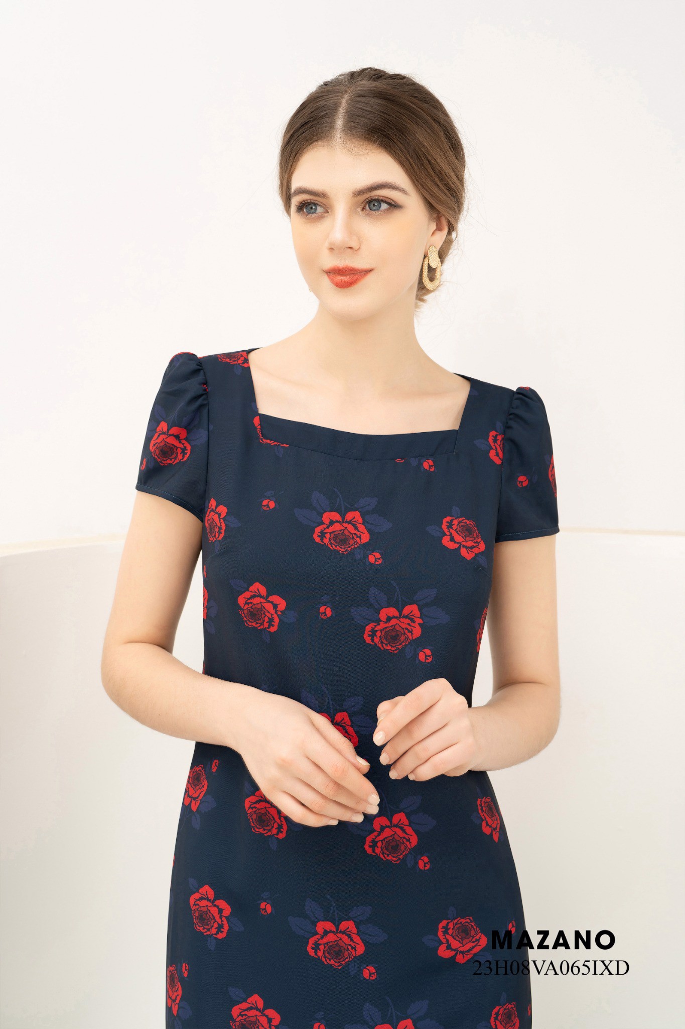 Đầm đen xuông cổ vuông in hoa hồng cao cấp_thumbnail_3