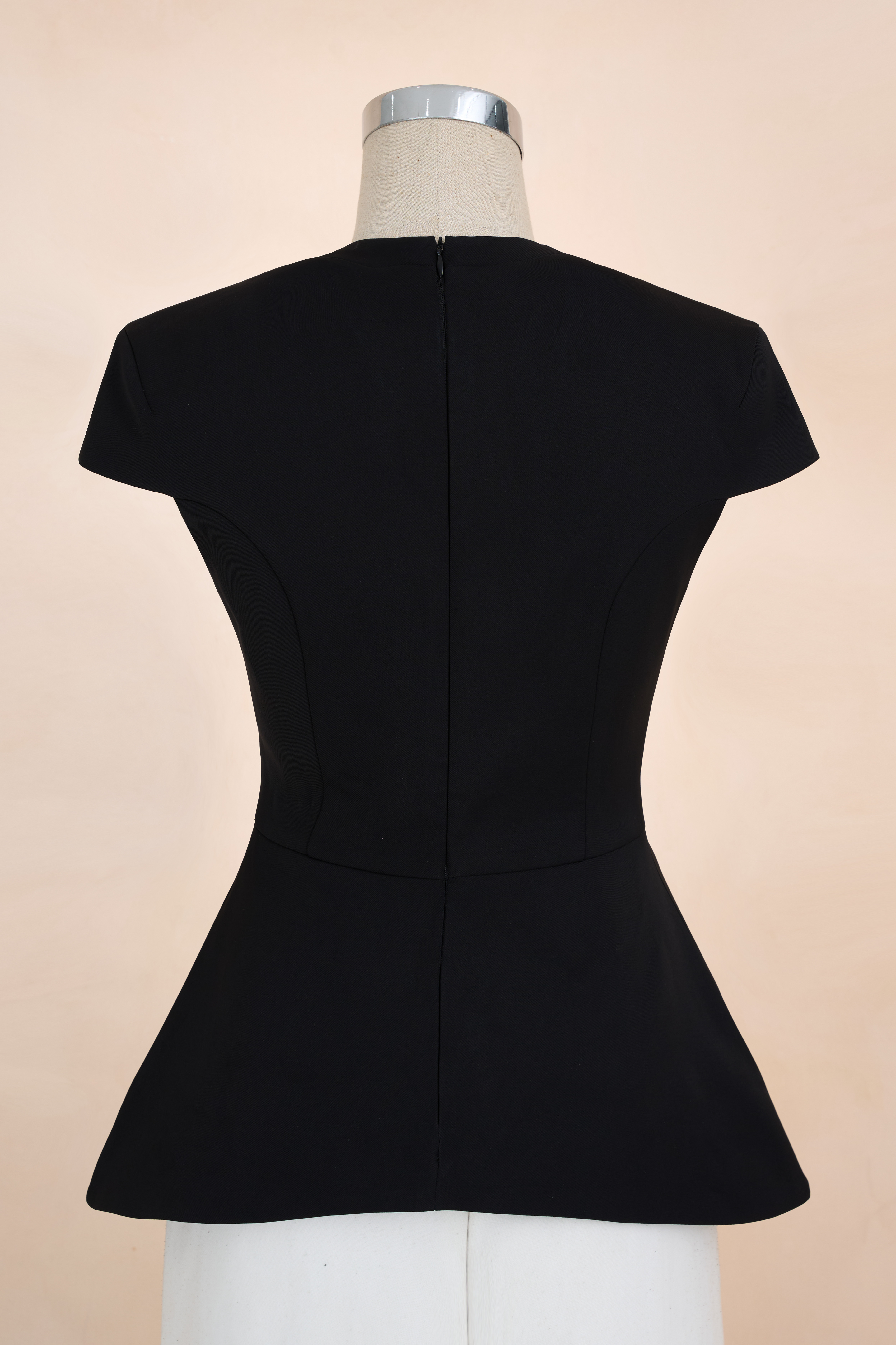 Áo PL Cổ V Vạt Vòm