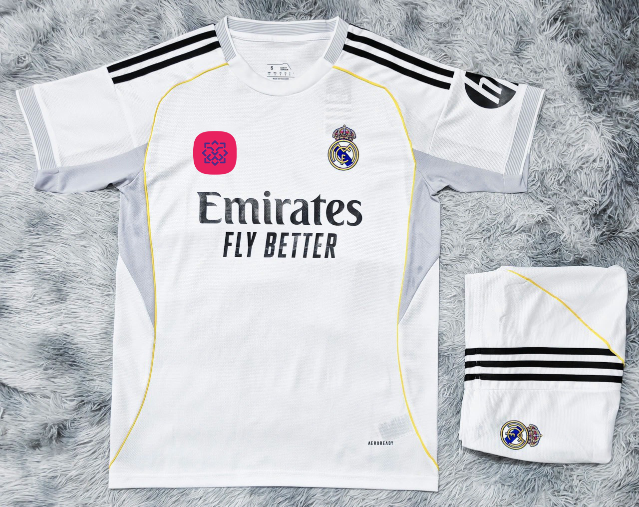 Bộ bóng đá Real sân nhà trắng 25/26 (chỉ nhận đặt từ 6 bộ)