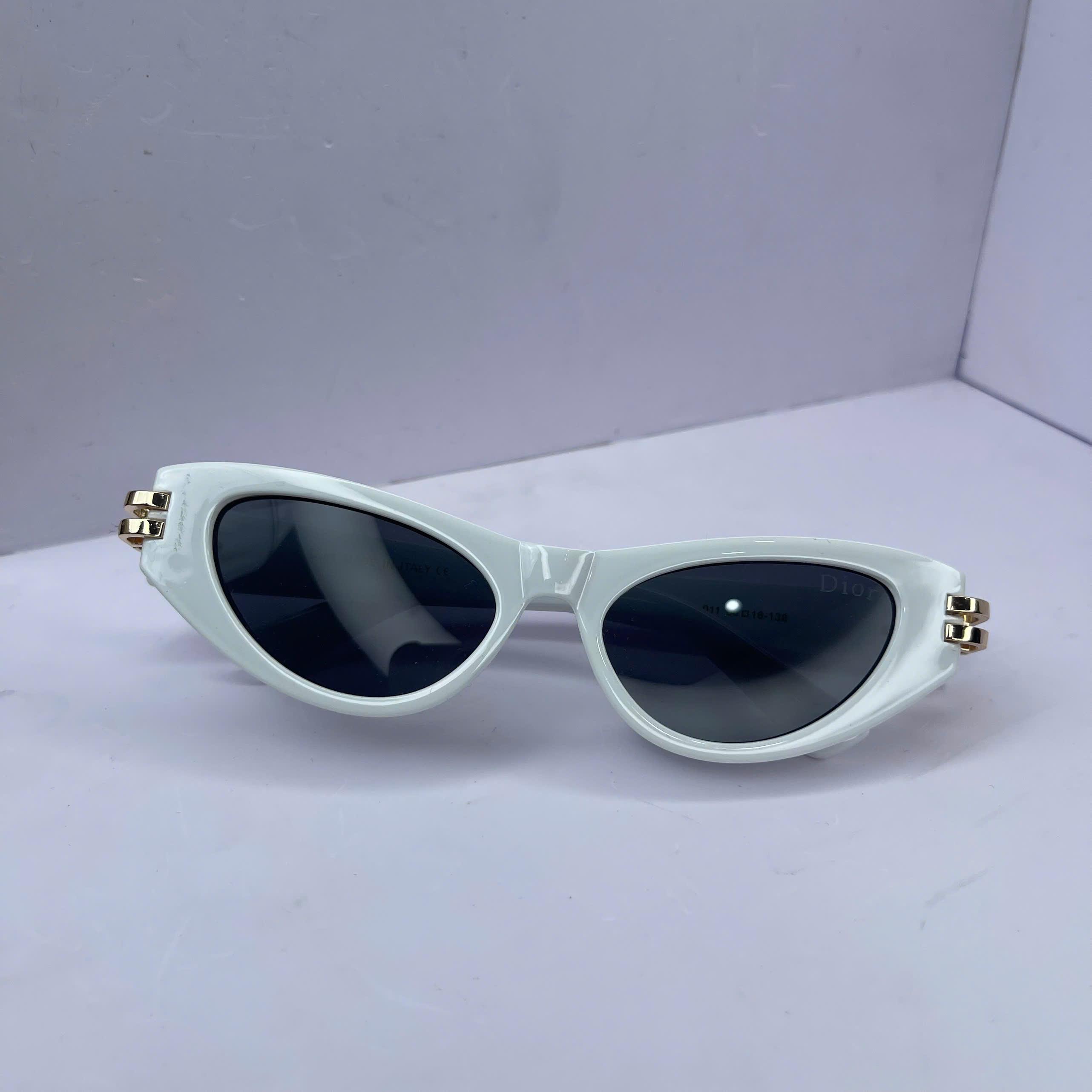 Kính mắt Dior trắng