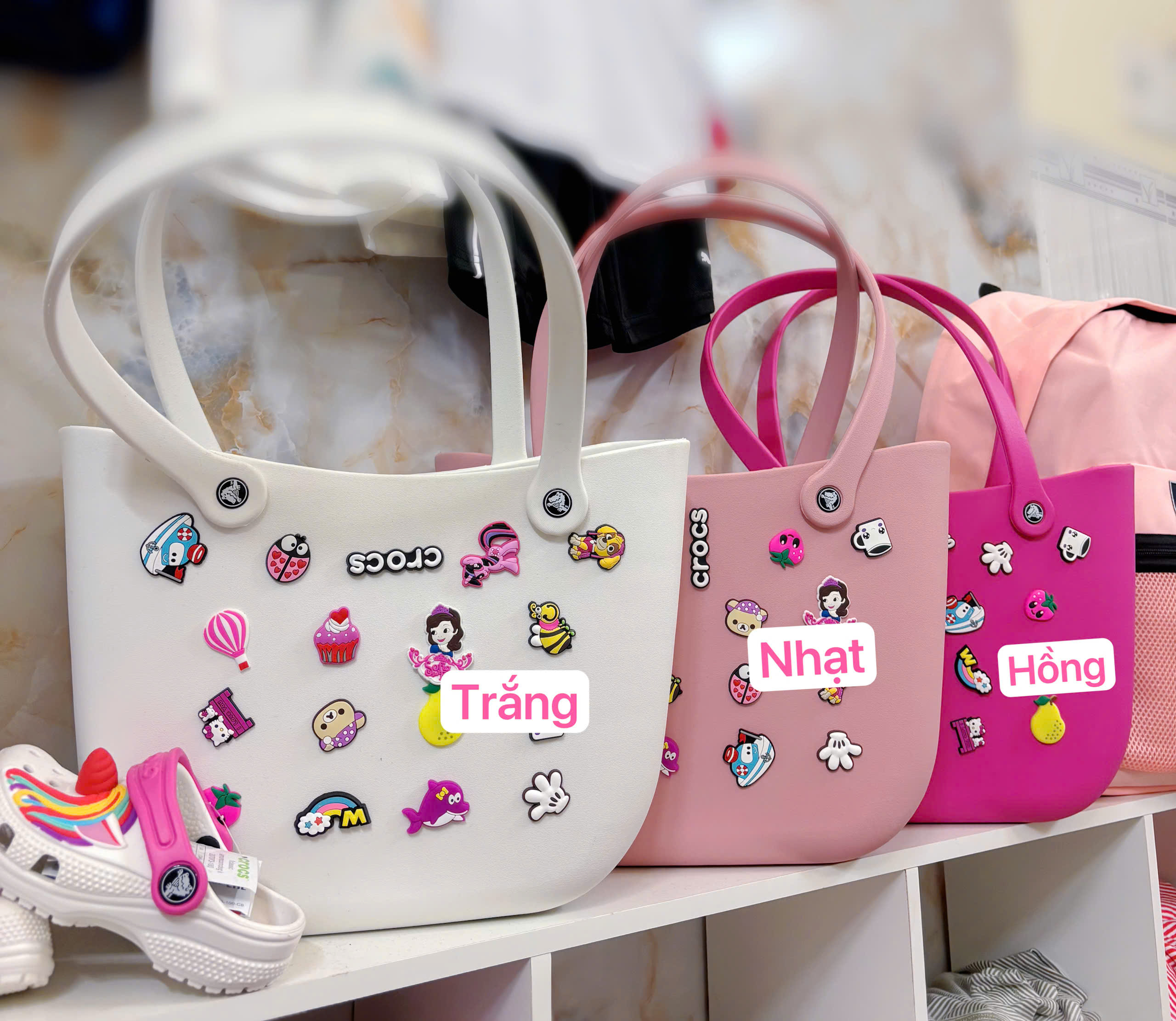 T1 235K GIỎ CROCS TẶNG KÈM 17 STICKERS