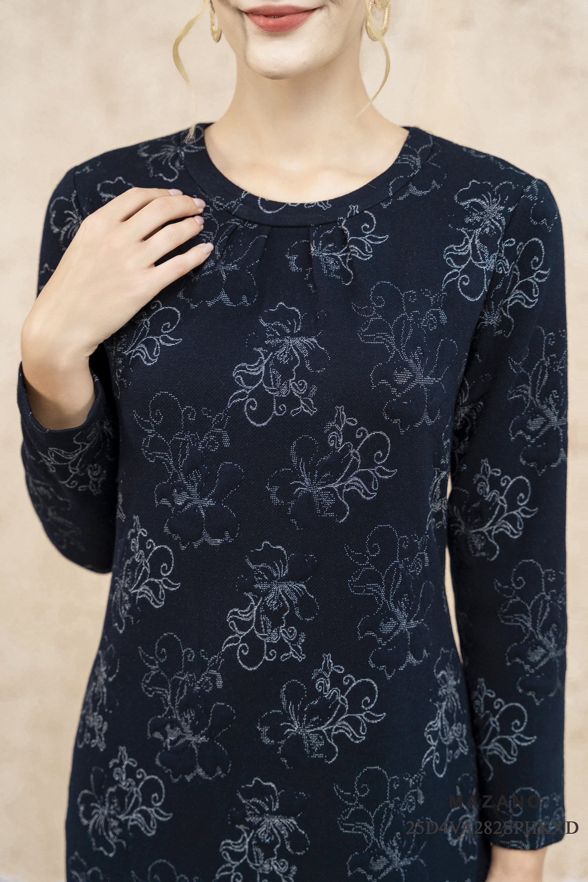 Váy Đầm Suông Vải dạ len Hoạ tiết cách điệu Cổ tròn xếp ly Tay dài Dài qua bắp chân_thumbnail_3