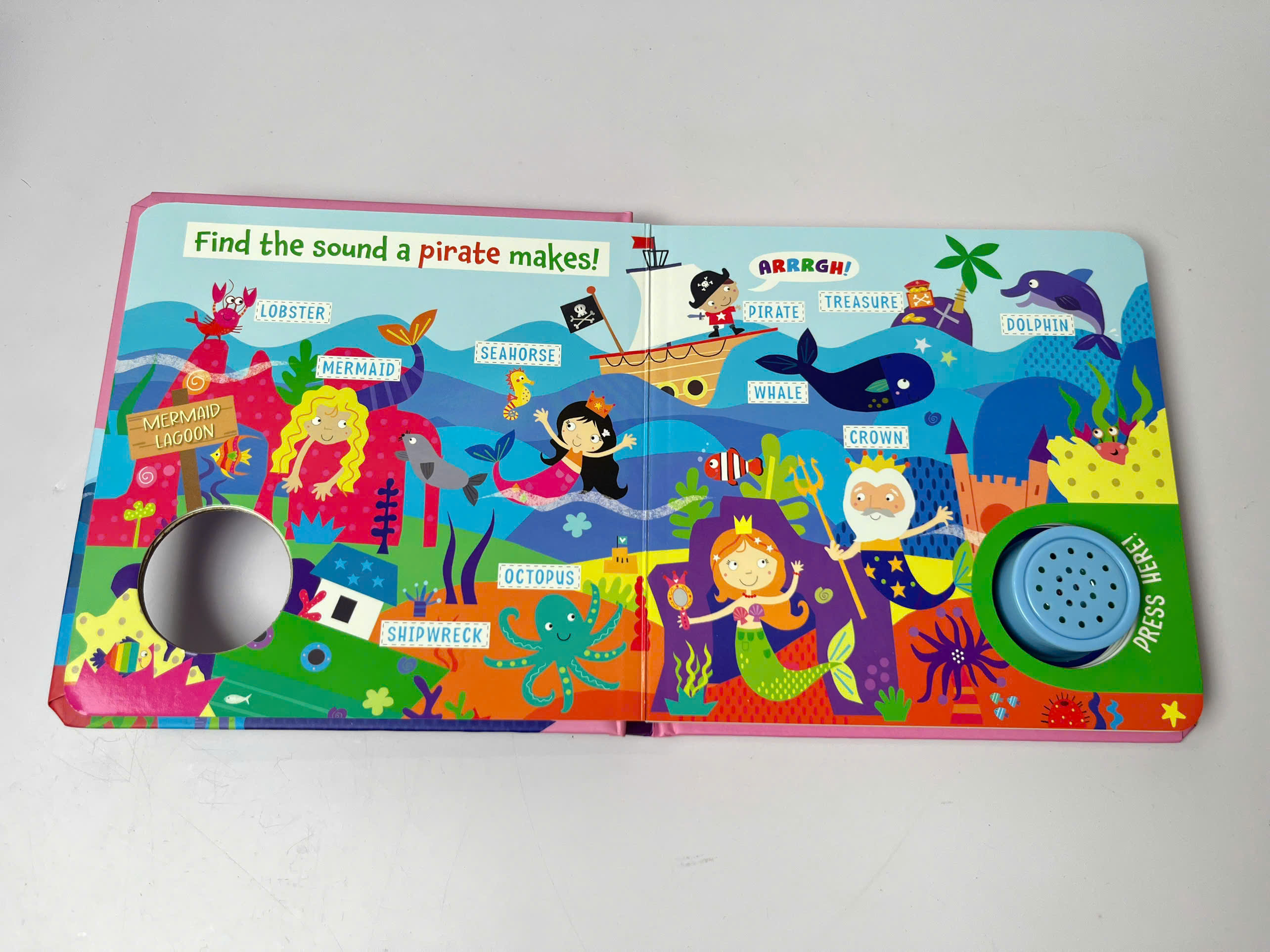 ROUND BUTTON SOUND BOOK - MAGICAL KINGDOM (FSC)_thumbnail_2