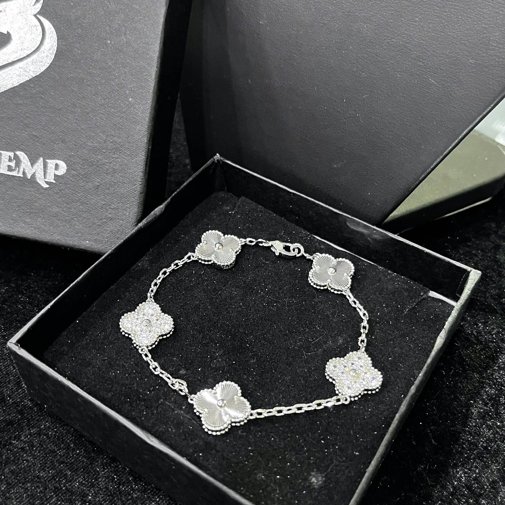 vòng tay titan mạ vàng trắng vancleef to bạc sọc mix bạc kim cương_thumbnail_1