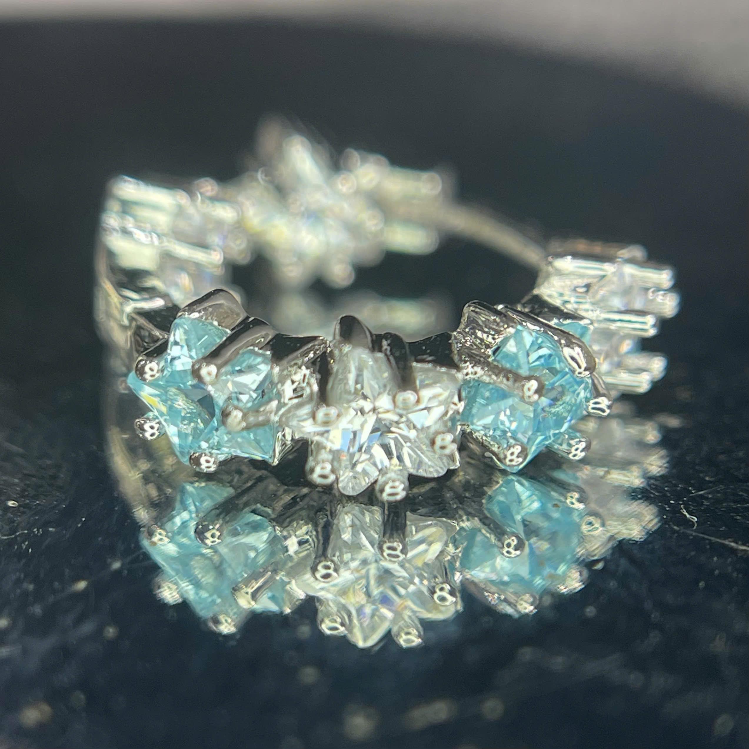 Khuyên vòng kiểu ngôi sao xanh trắng_thumbnail_3