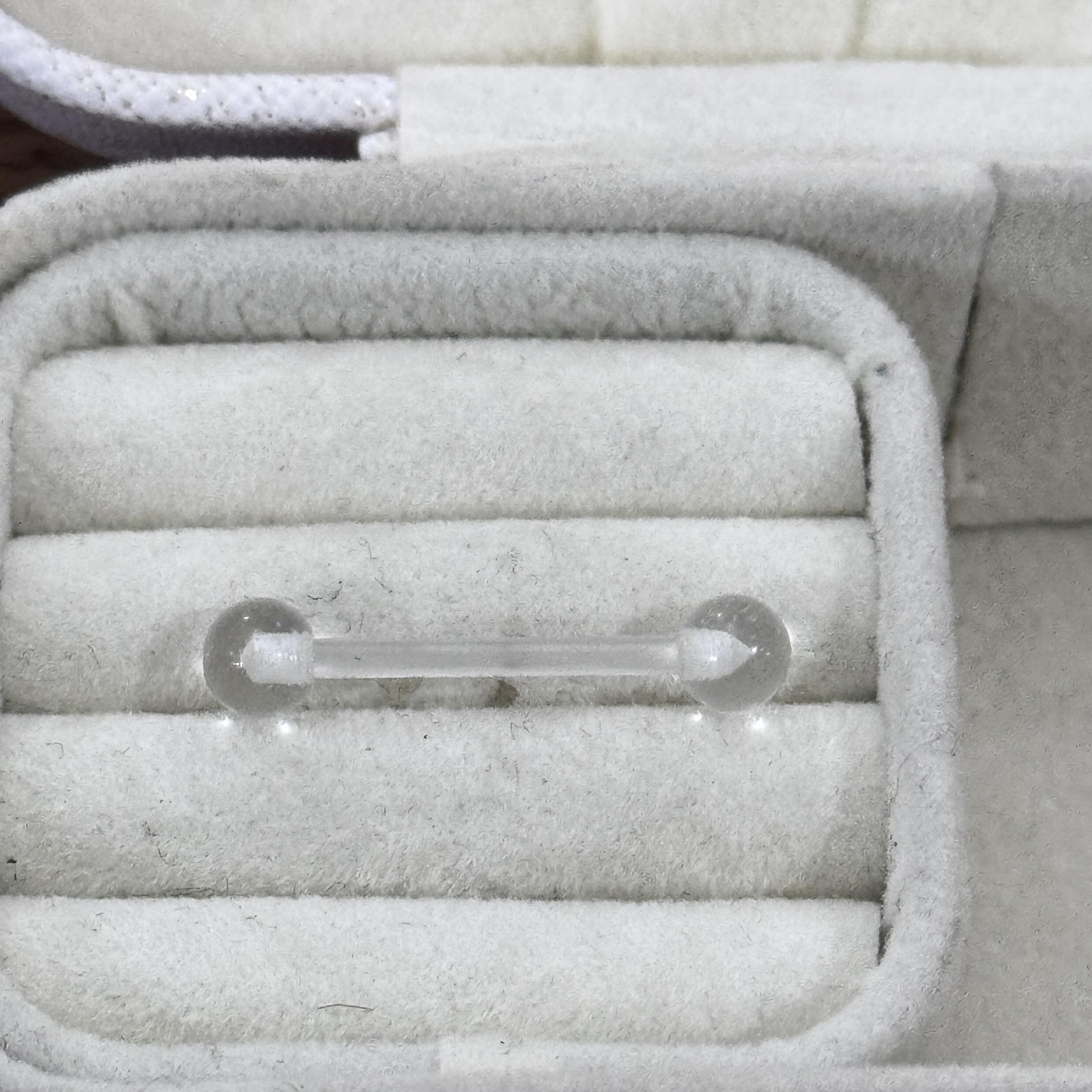 Lưỡi trong suốt size 12.