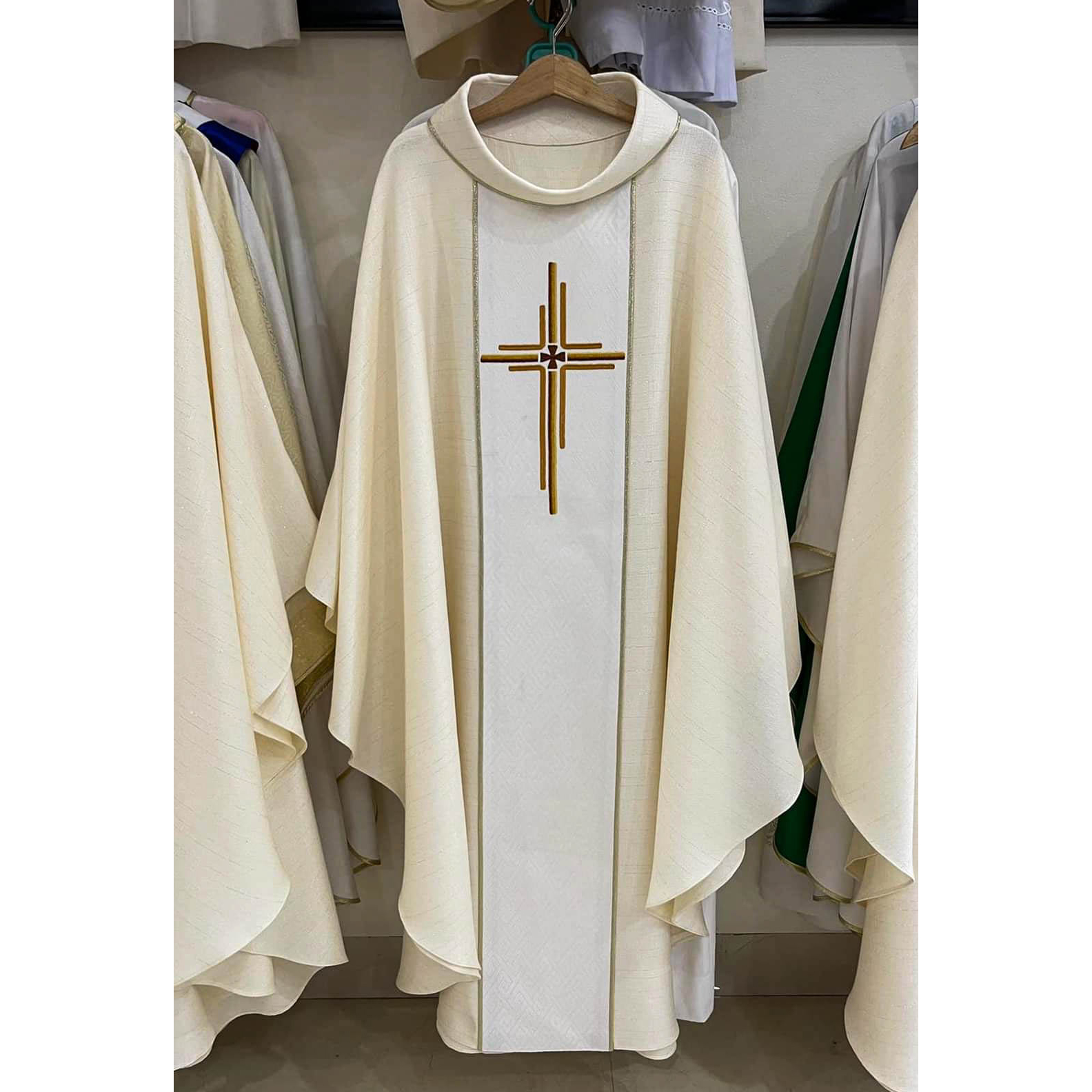 Áo lễ linh mục màu kem - Qùa tặng tân linh mục - Qùa tặng cha xứ